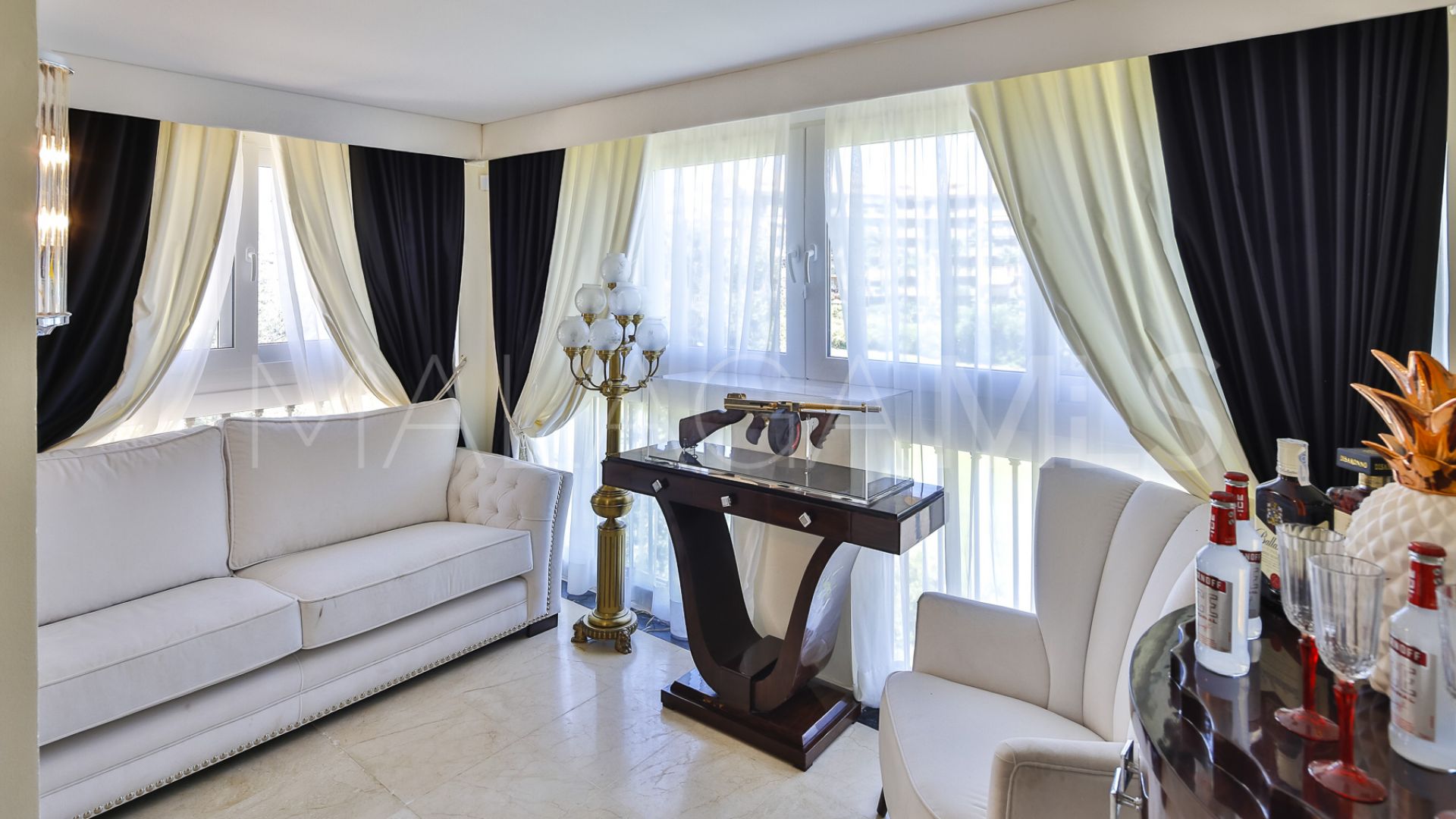 Duplex penthouse for sale in Guadalmina Alta