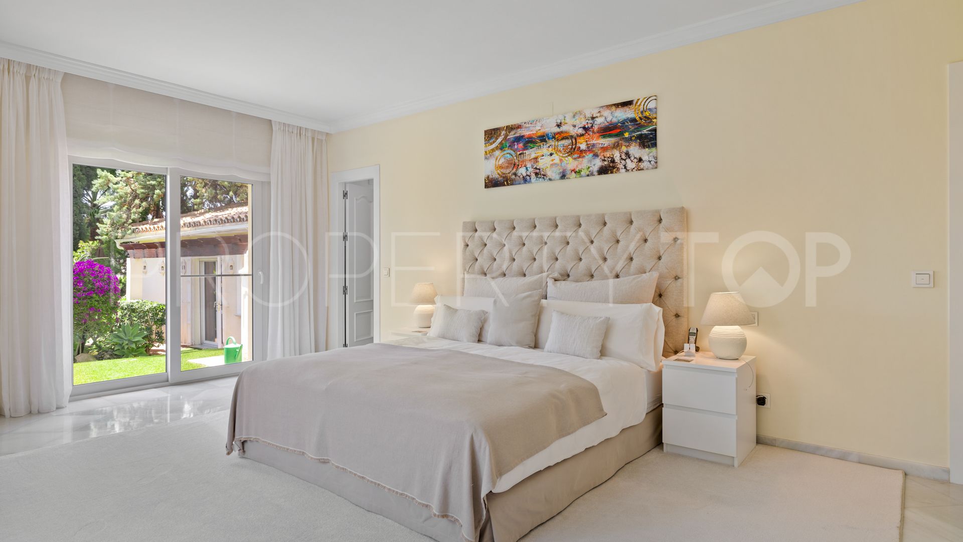 Nueva Andalucia, villa de 6 dormitorios en venta