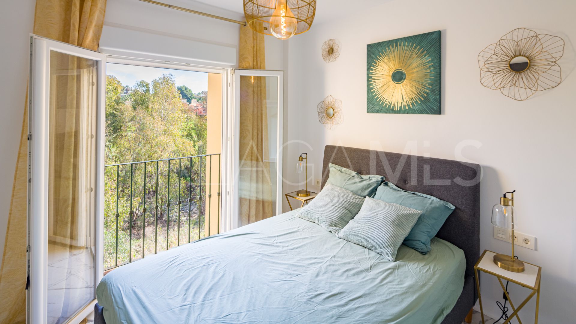 Se vende apartamento in Alhambra del Sol with 3 bedrooms