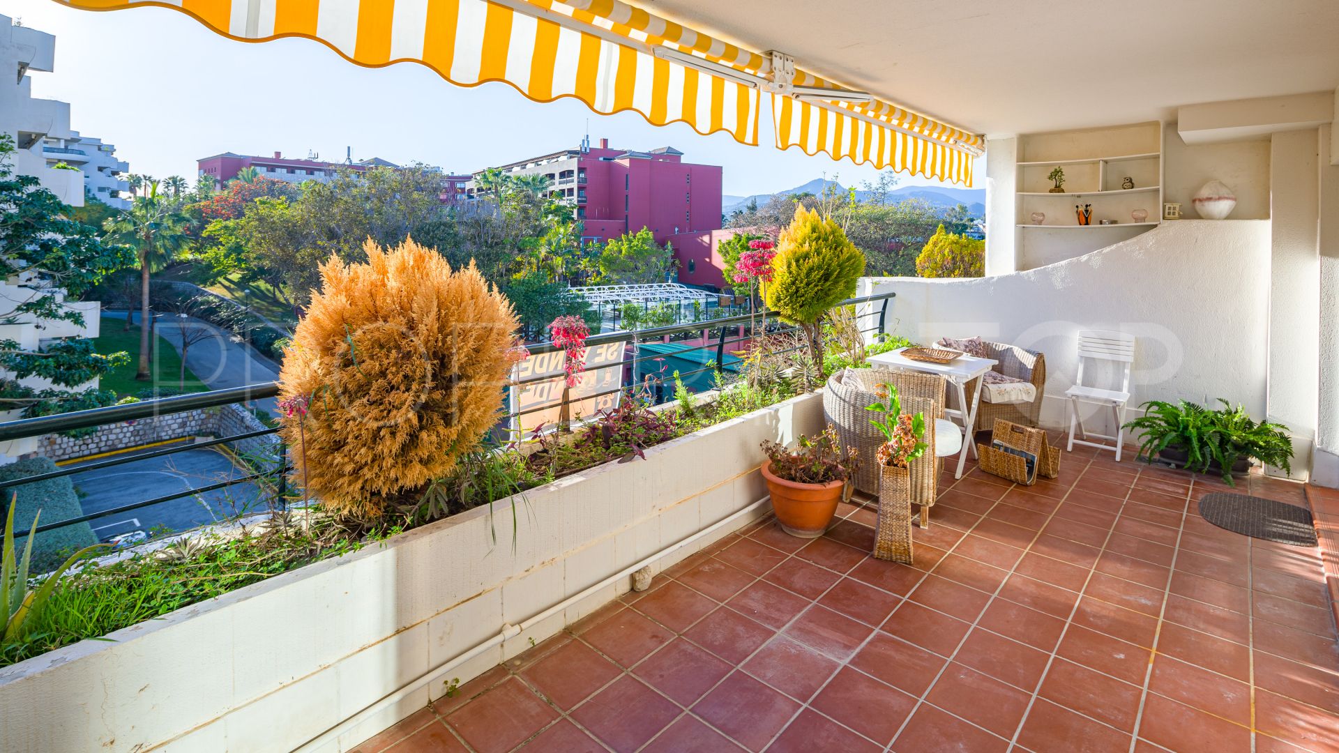 Apartamento de 2 dormitorios en venta en Guadalmina Alta