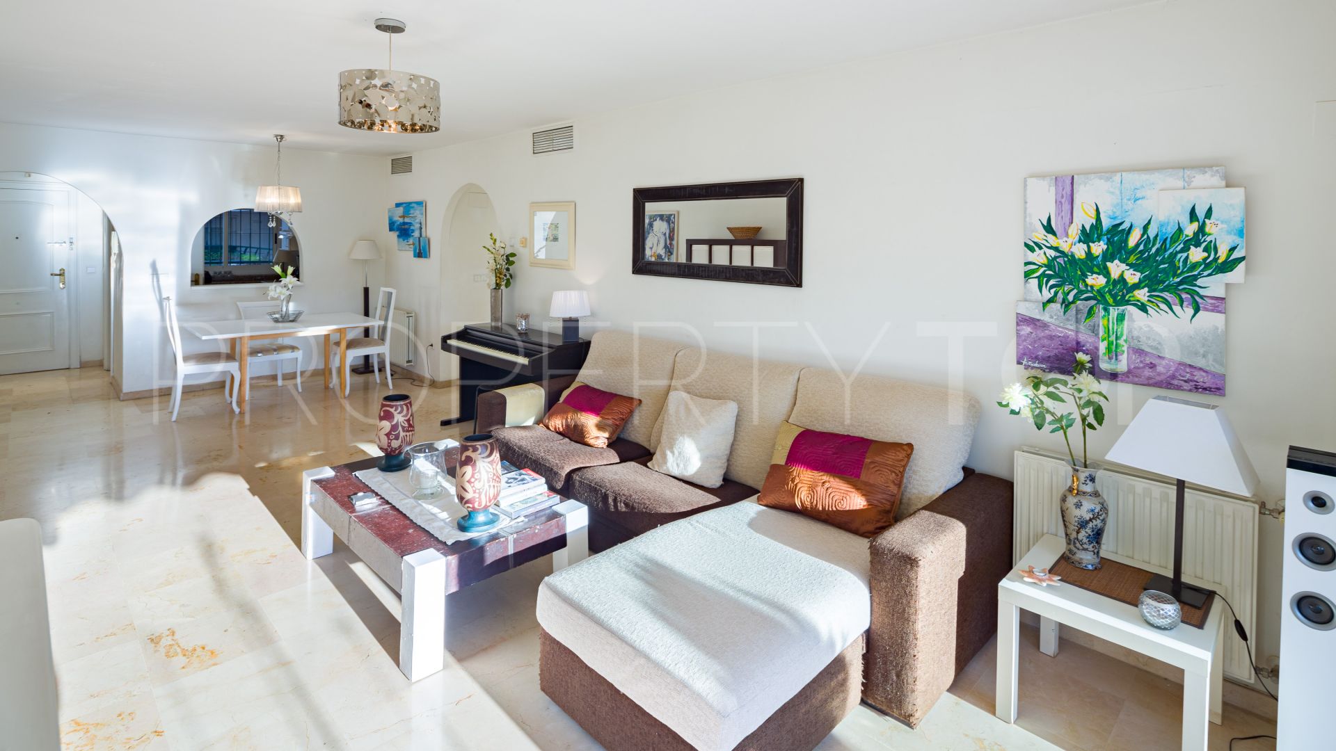 Apartamento de 2 dormitorios en venta en Guadalmina Alta