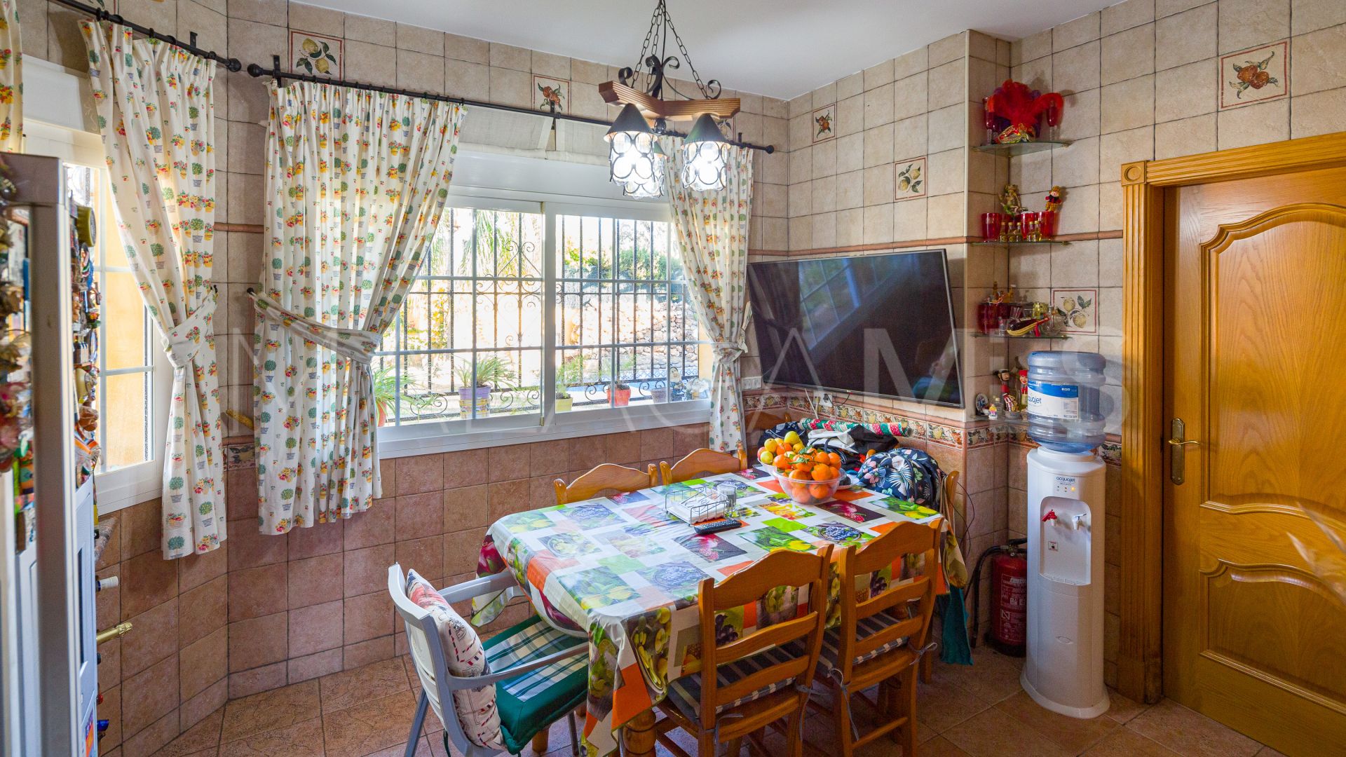Buy villa with 6 bedrooms in La Reserva de Marbella