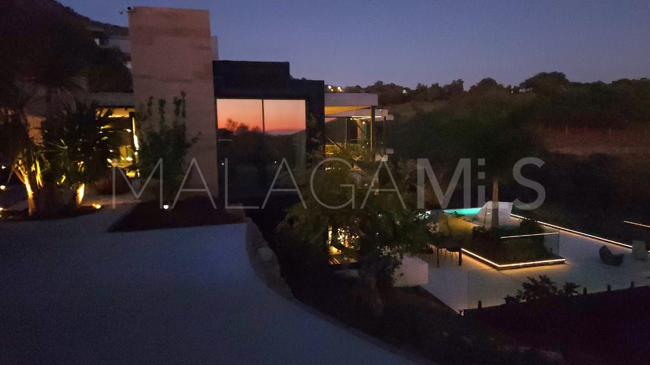 Villa for sale in Benahavis