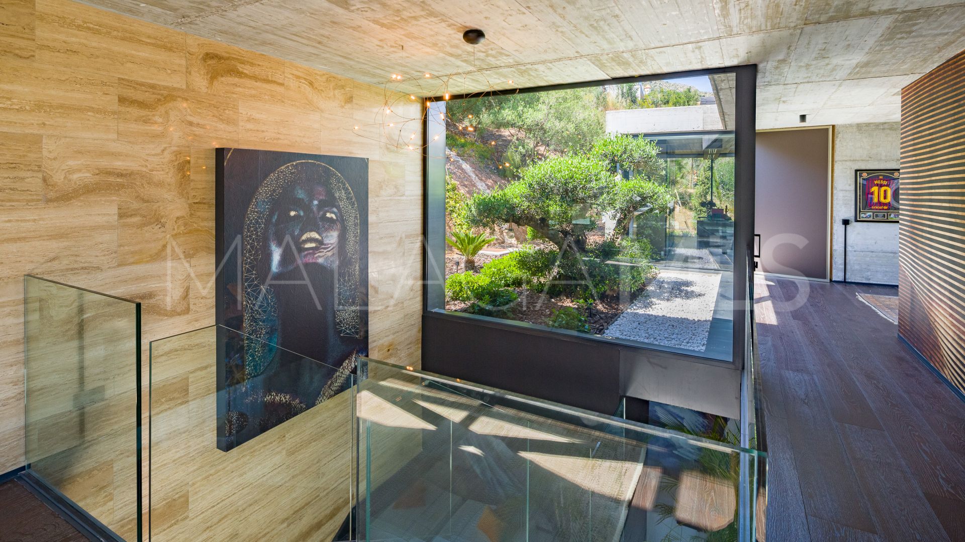 Villa for sale in Benahavis