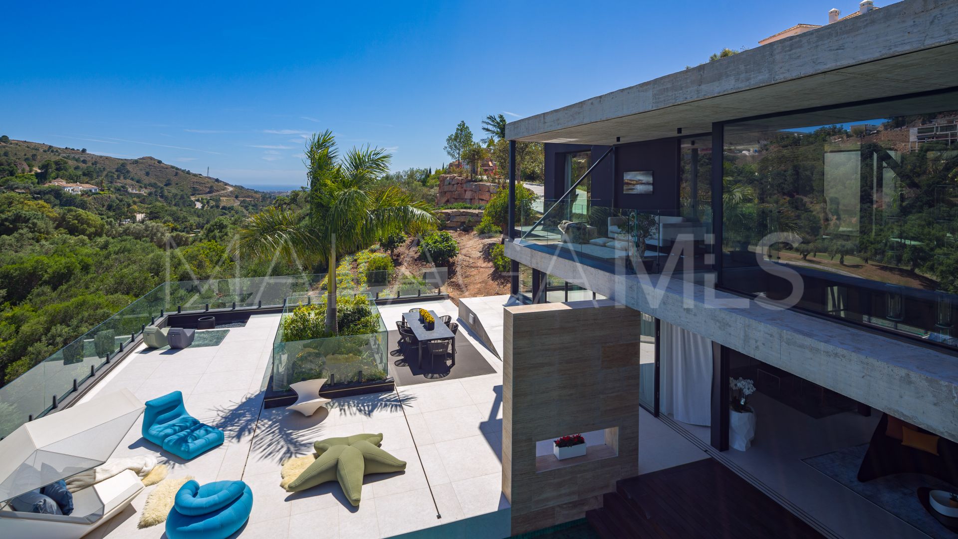 Villa for sale in Benahavis