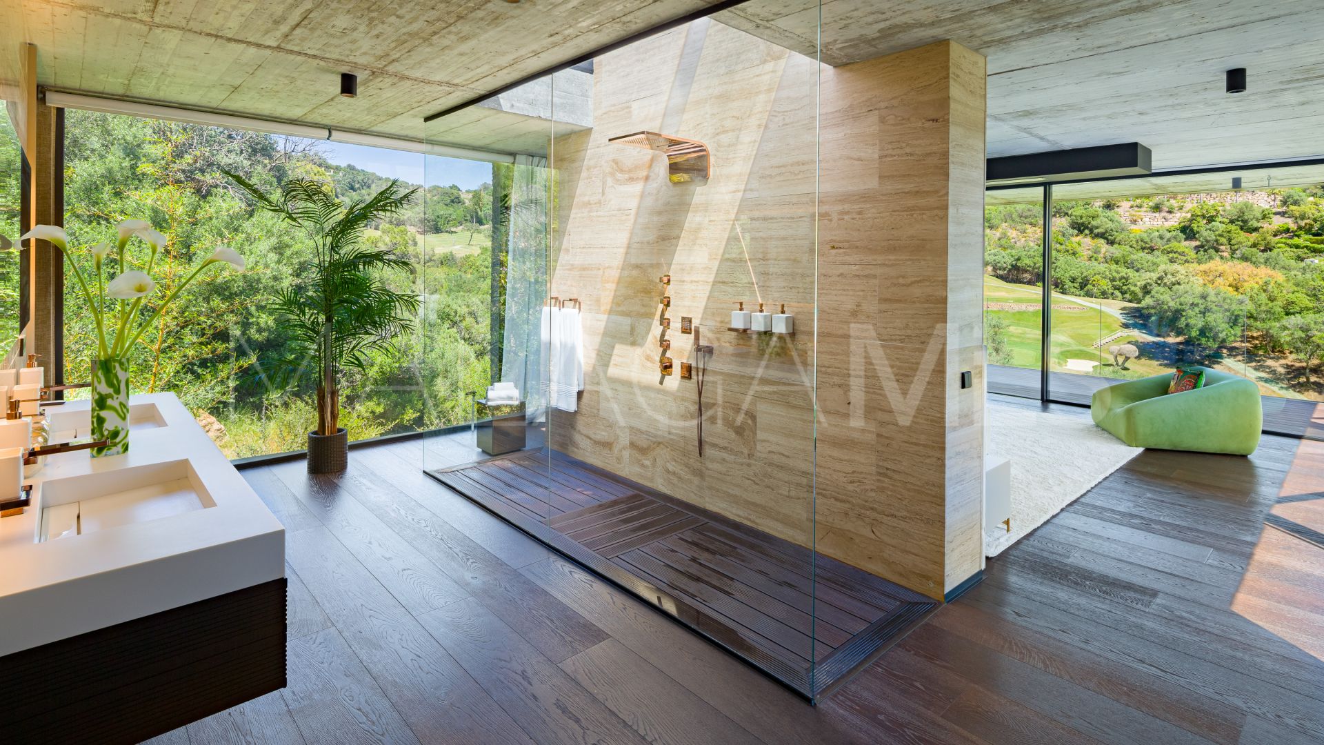 Villa for sale in Benahavis