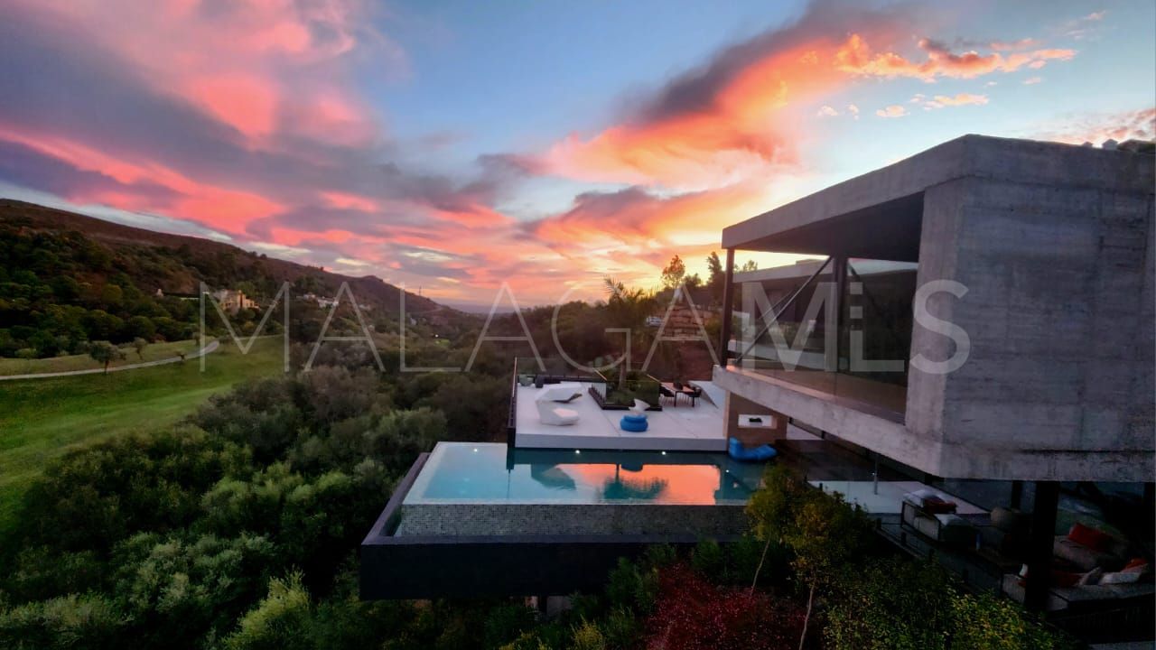 Villa for sale in Benahavis