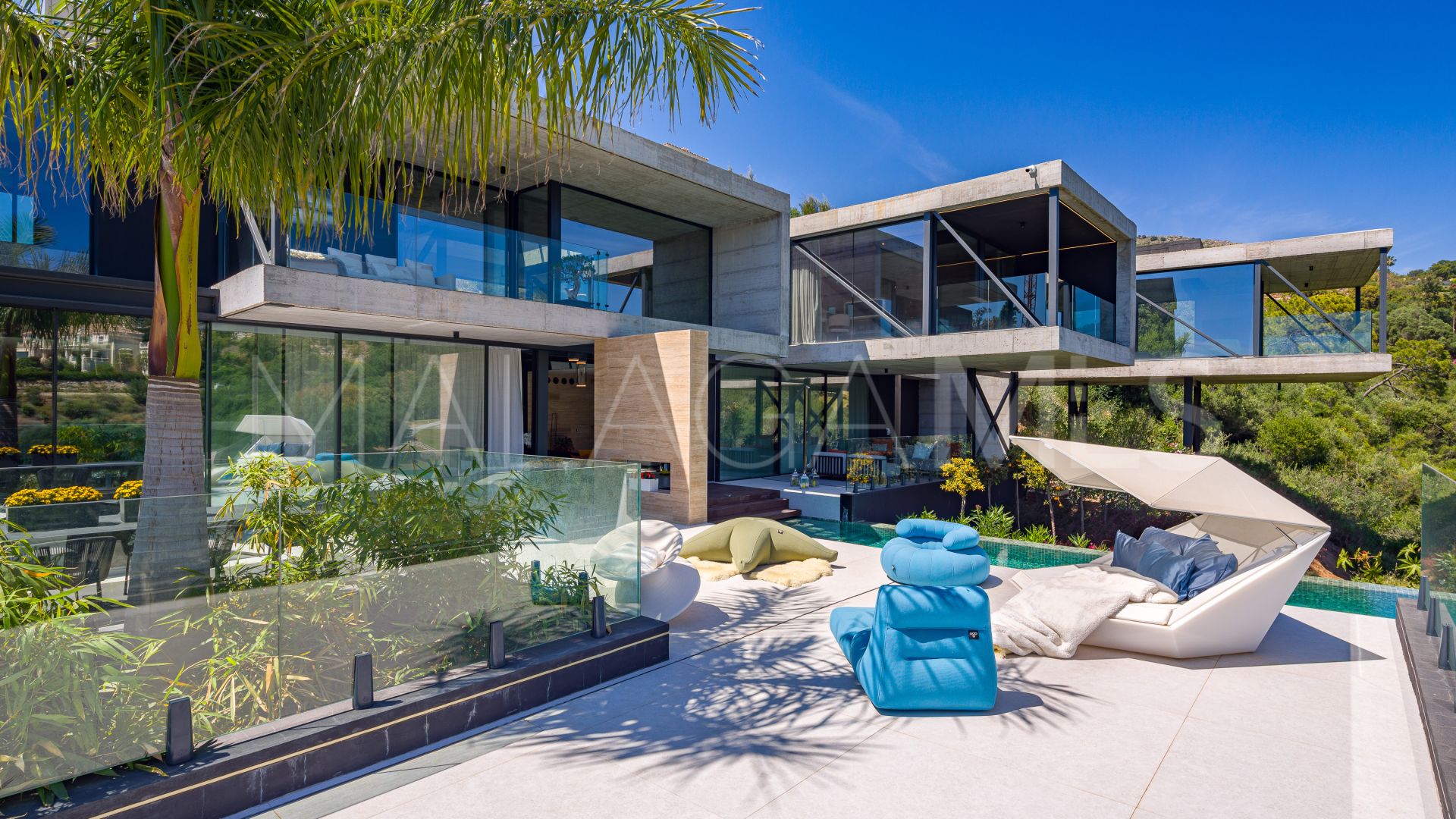 Villa for sale in Benahavis