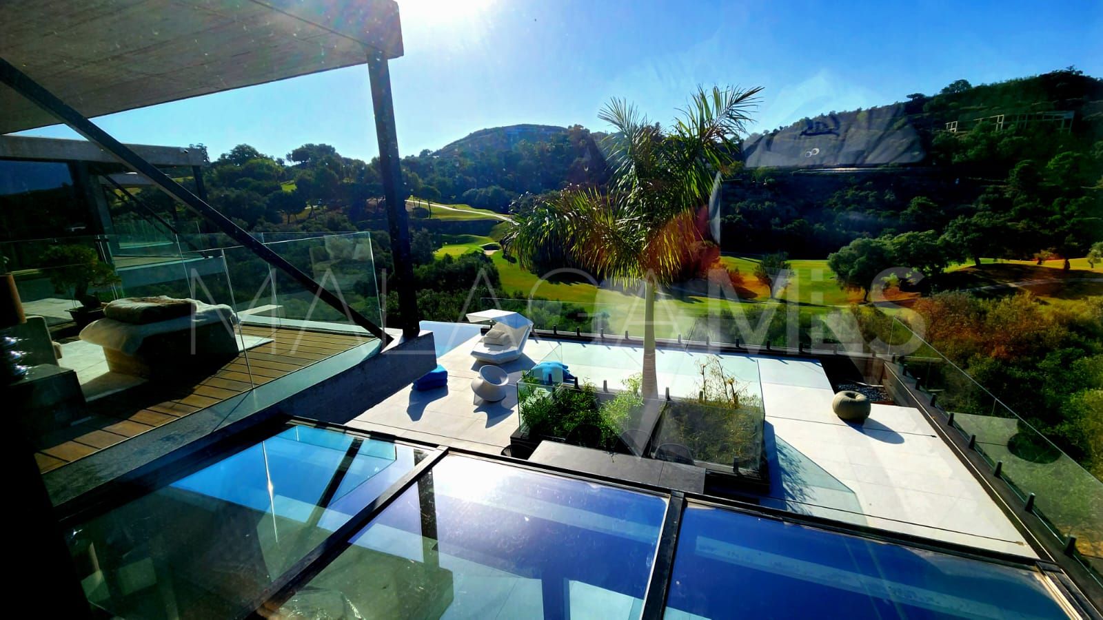 Villa for sale in Benahavis