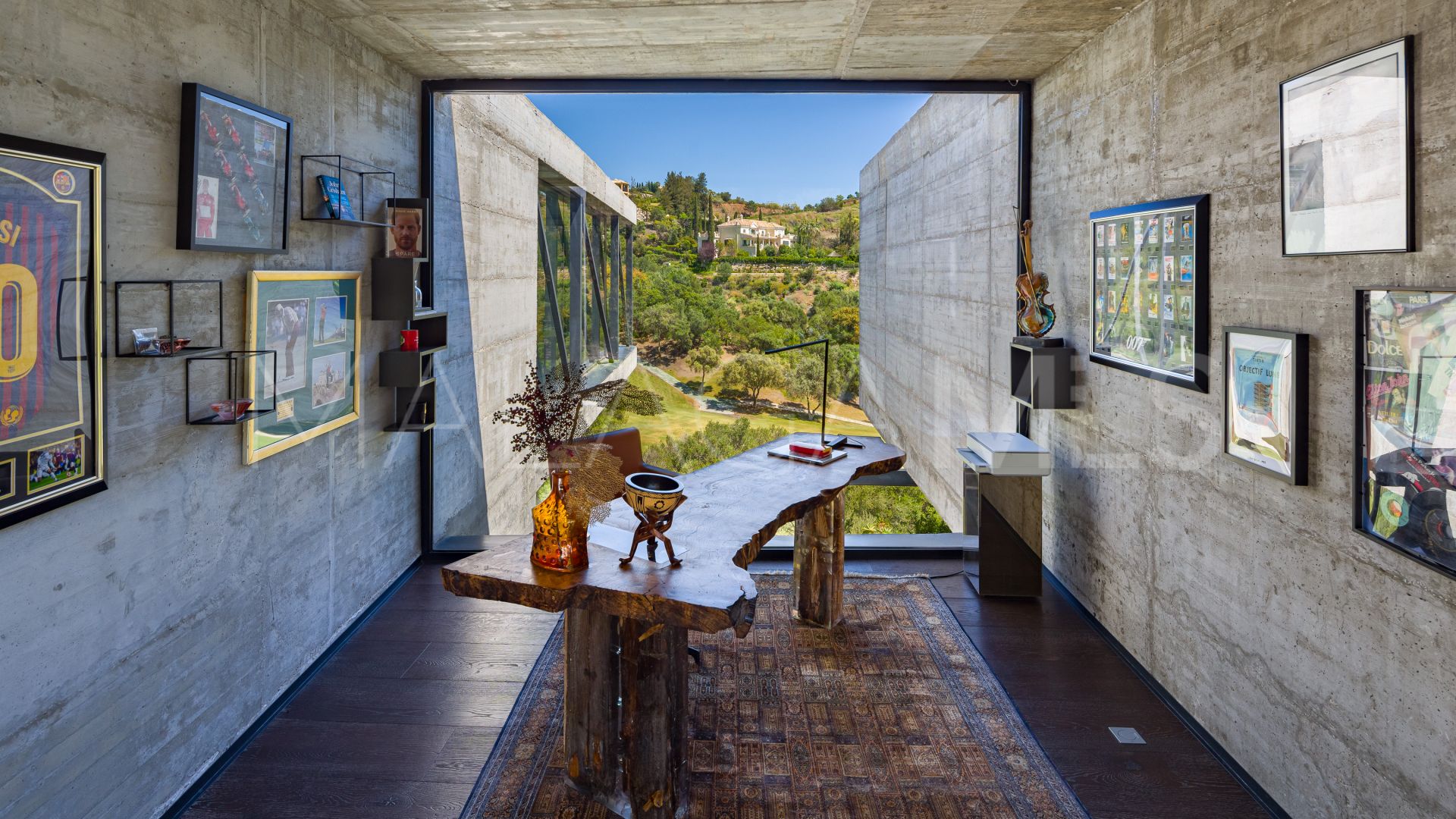 Villa for sale in Benahavis
