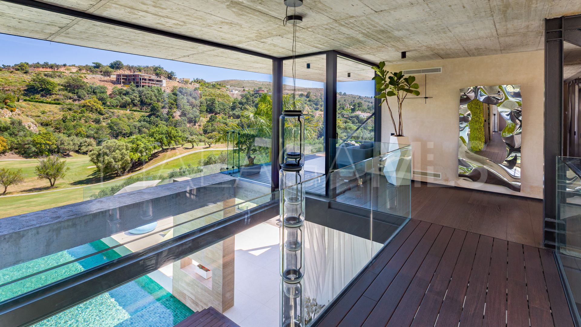 Villa for sale in Benahavis