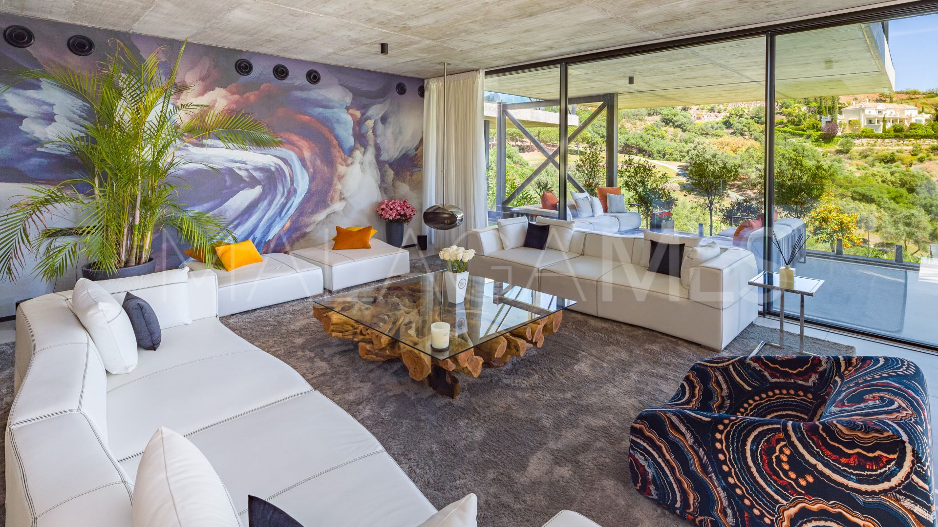 Villa for sale in Benahavis