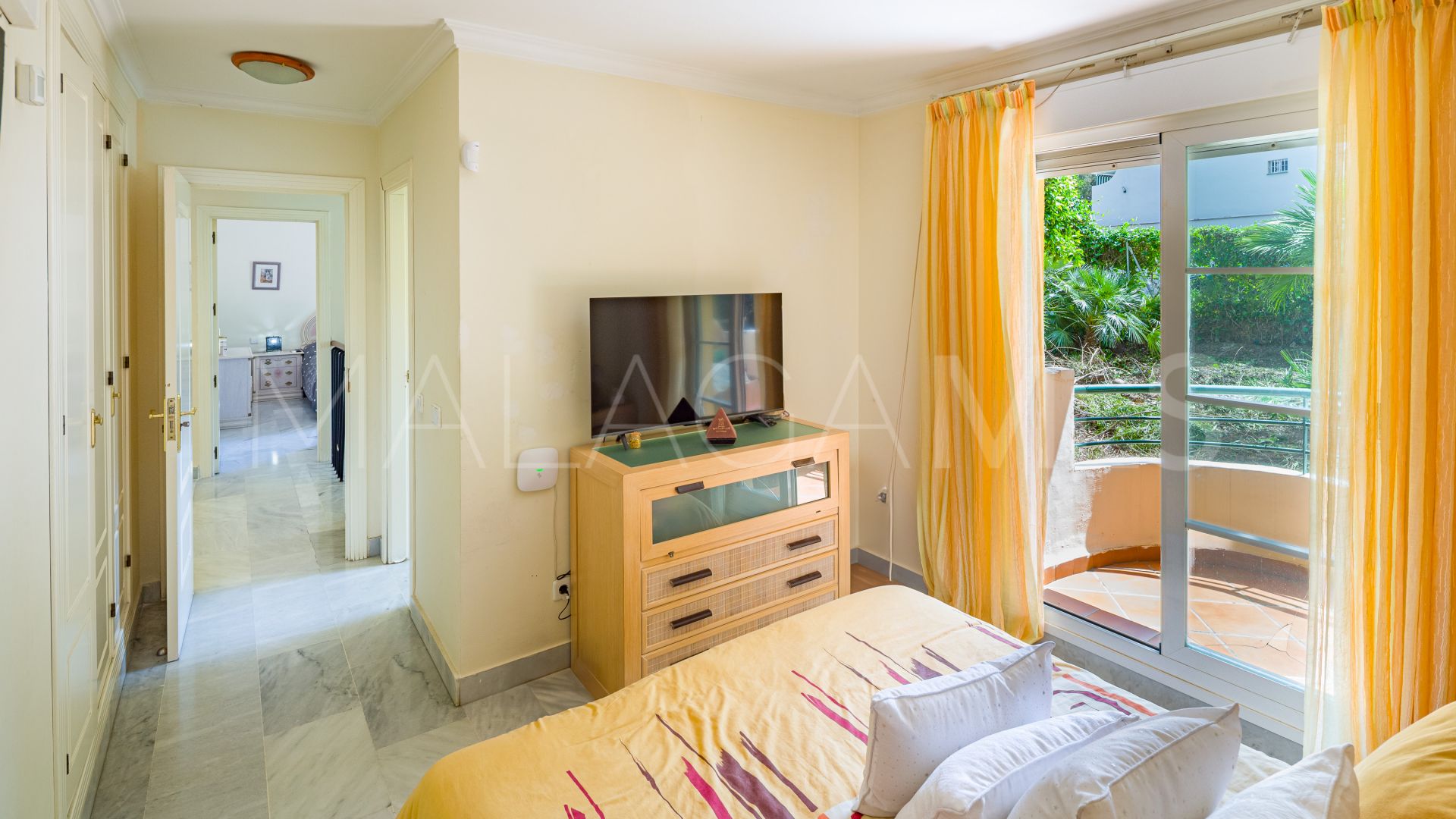 Ground floor duplex for sale in Nueva Andalucia