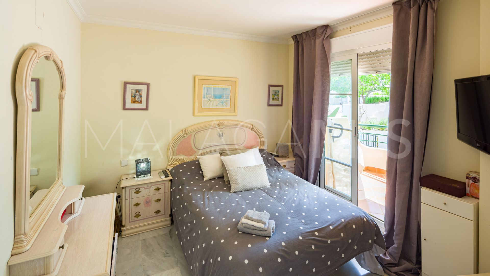 Ground floor duplex for sale in Nueva Andalucia