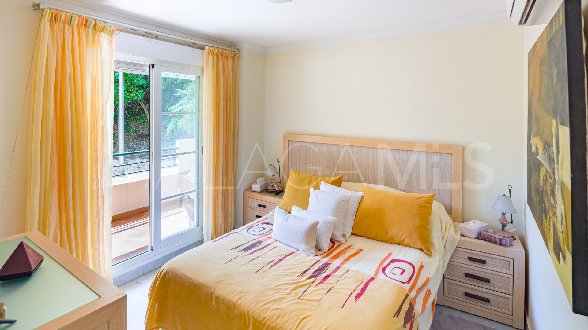 Ground floor duplex for sale in Nueva Andalucia