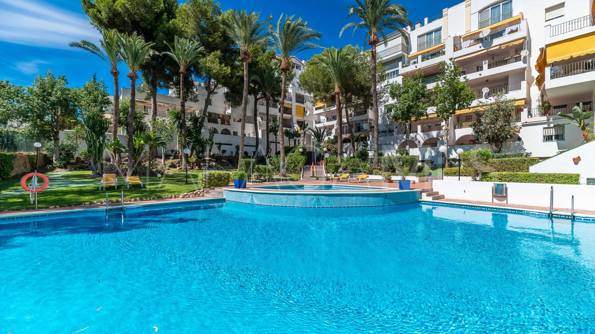 Apartamento planta baja a la venta with 3 bedrooms in Atalaya Golf