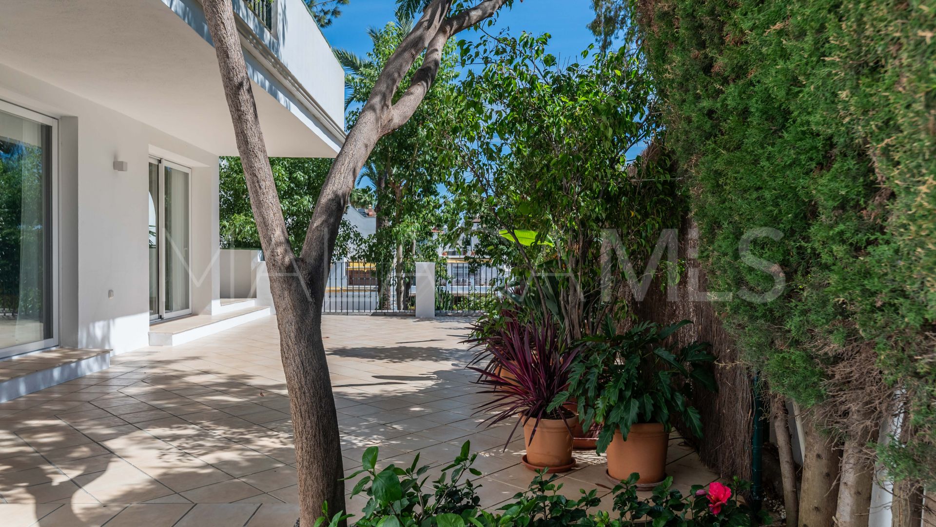 Apartamento planta baja a la venta with 3 bedrooms in Atalaya Golf