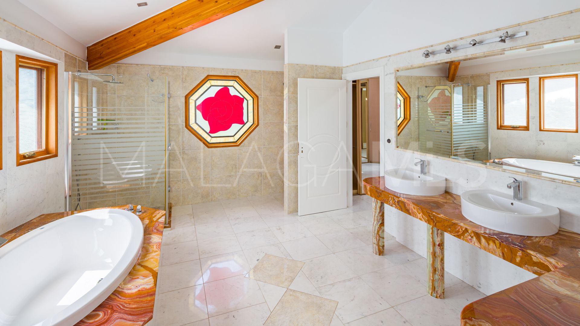 Se vende villa in Paraiso Alto de 5 bedrooms