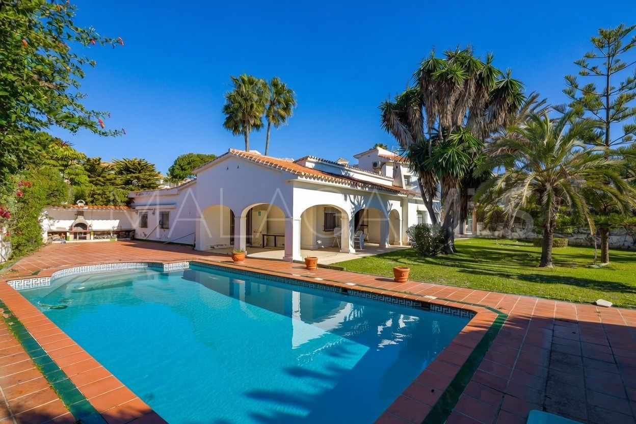 Villa for sale in Elviria Playa