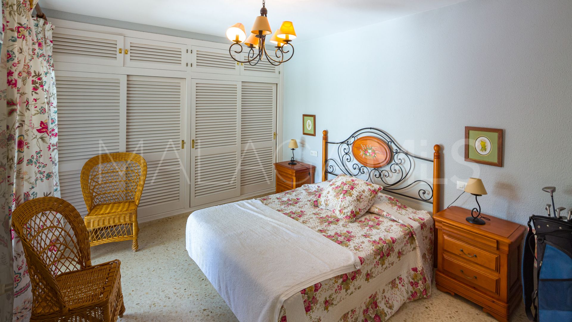 Villa for sale in Elviria Playa