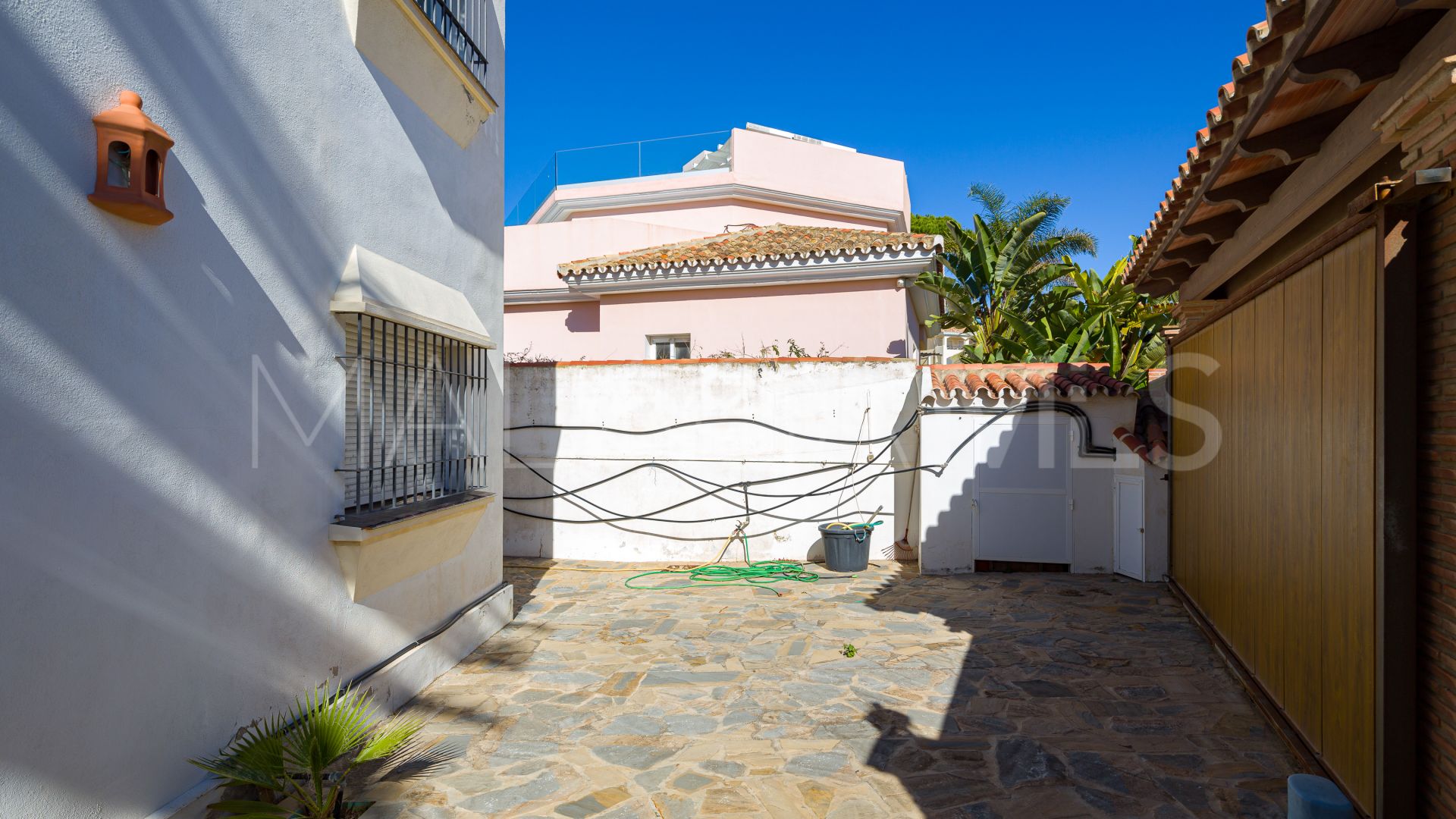 Villa for sale in Elviria Playa