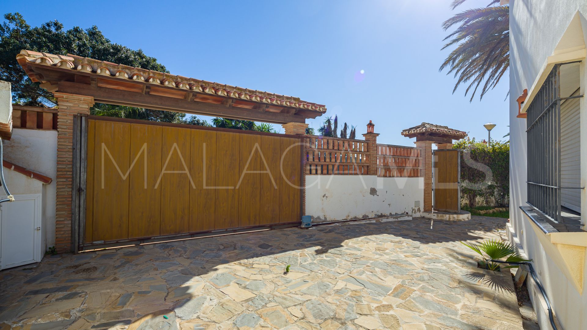Villa for sale in Elviria Playa