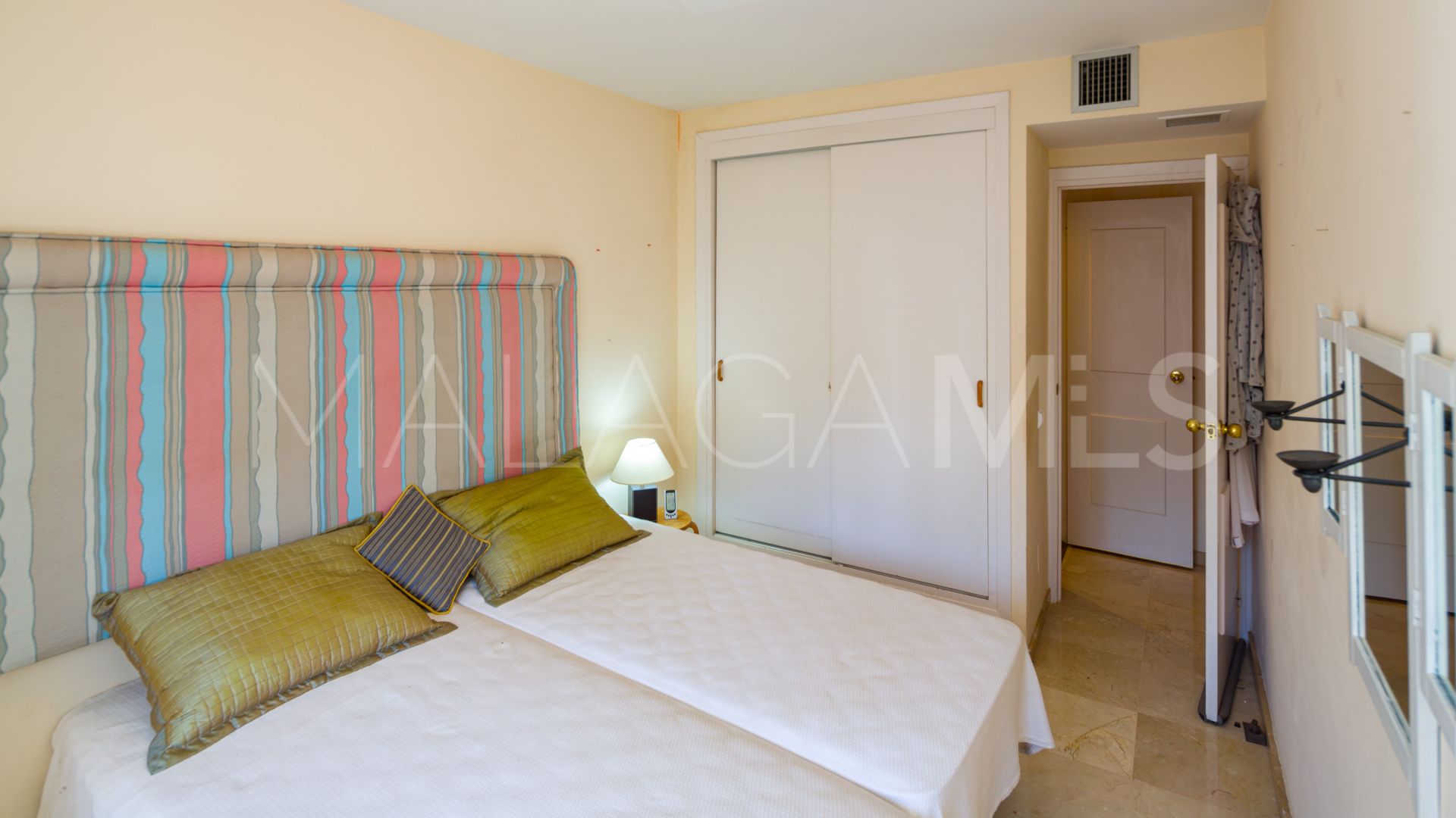 3 bedrooms apartment in Nueva Andalucia for sale