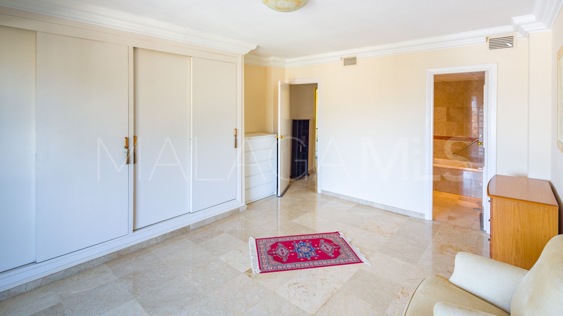 3 bedrooms apartment in Nueva Andalucia for sale