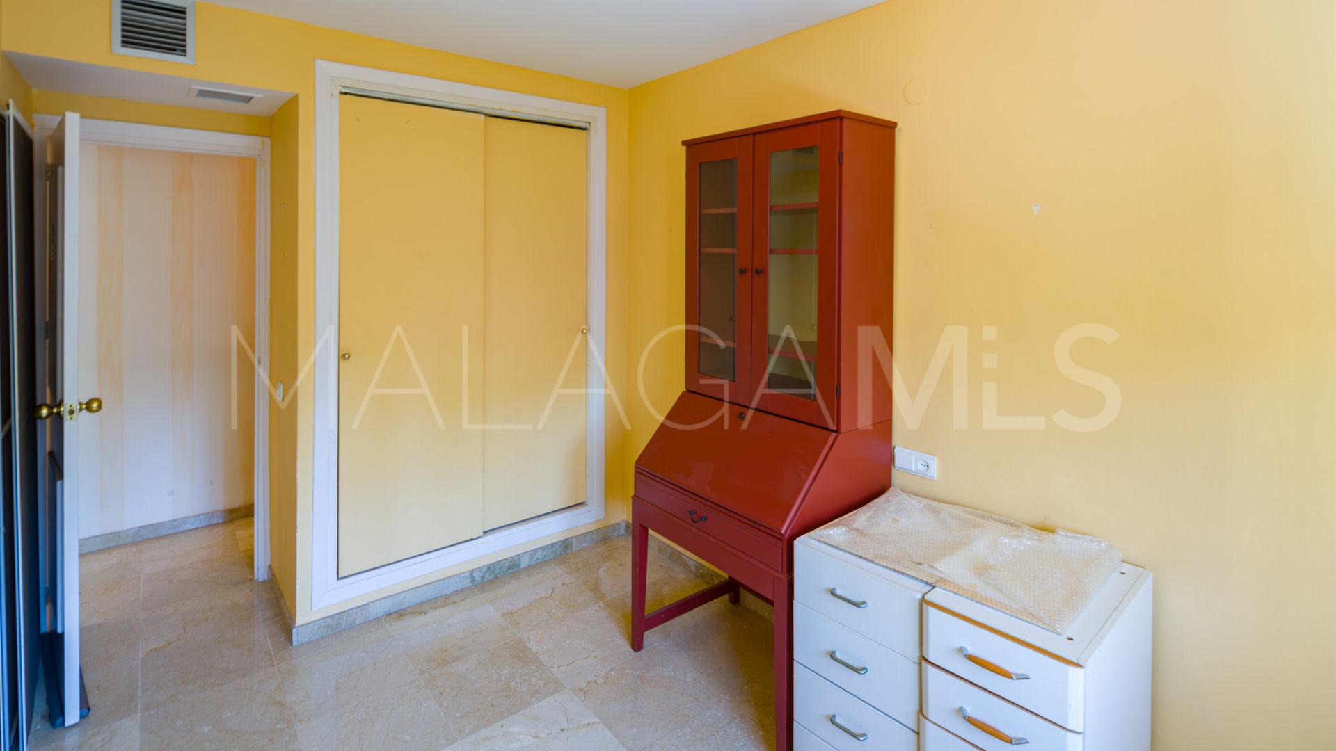 3 bedrooms apartment in Nueva Andalucia for sale