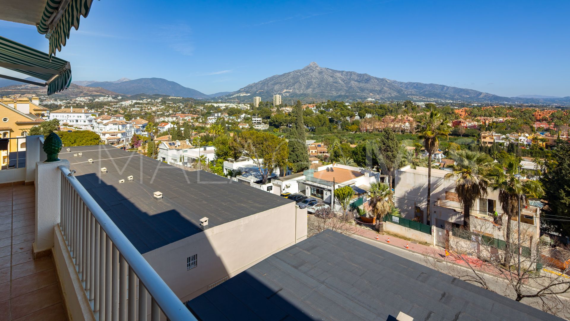 3 bedrooms apartment in Nueva Andalucia for sale