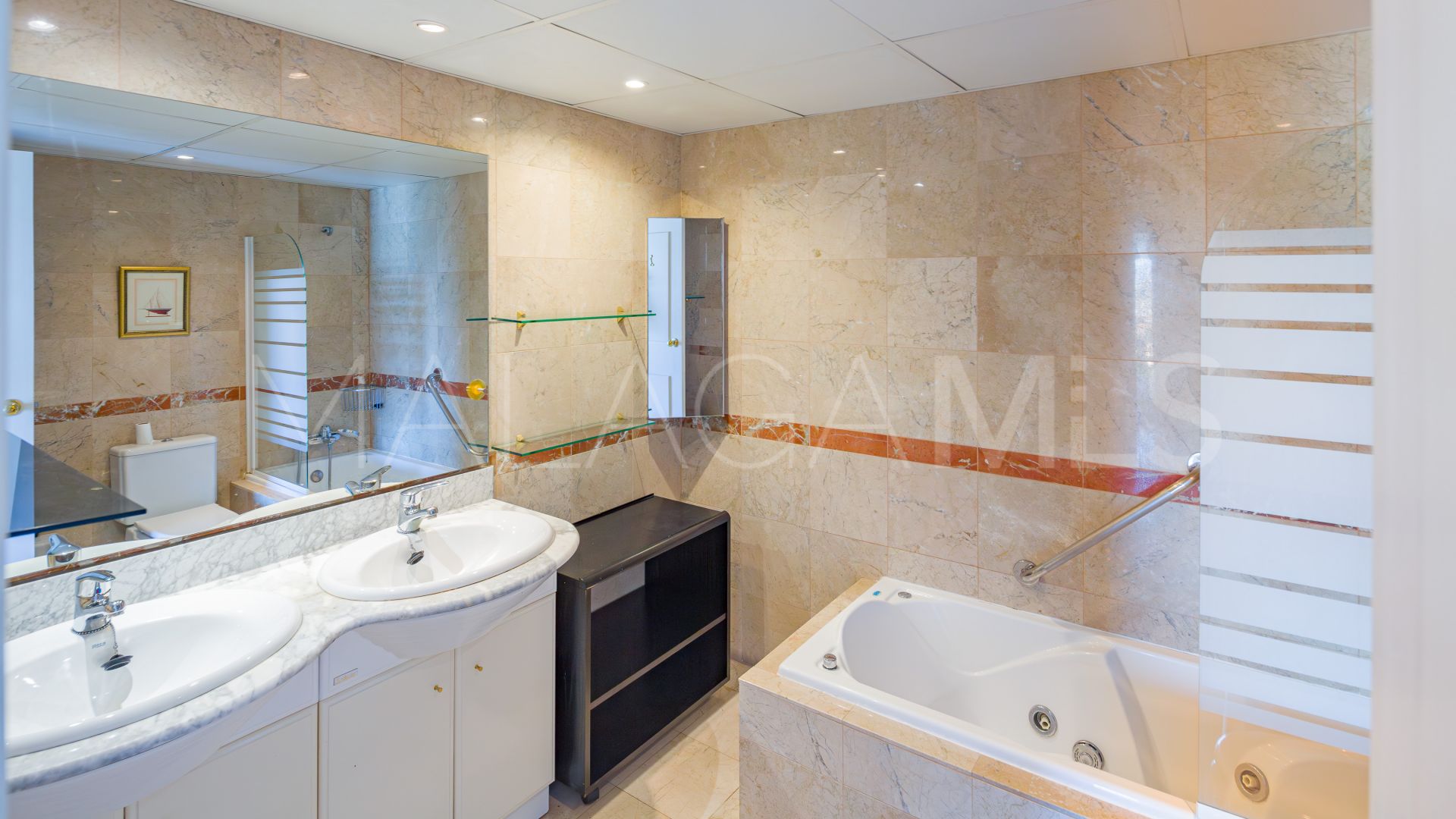 3 bedrooms apartment in Nueva Andalucia for sale