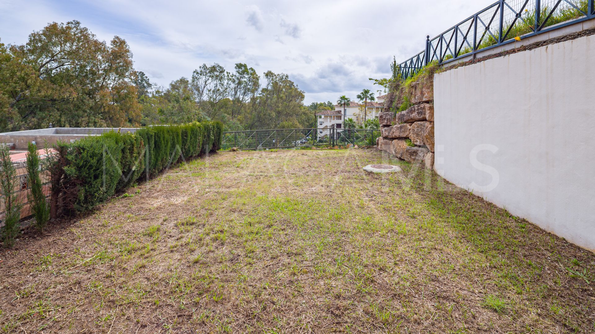 Markplanslägenhet for sale in Palacetes Los Belvederes