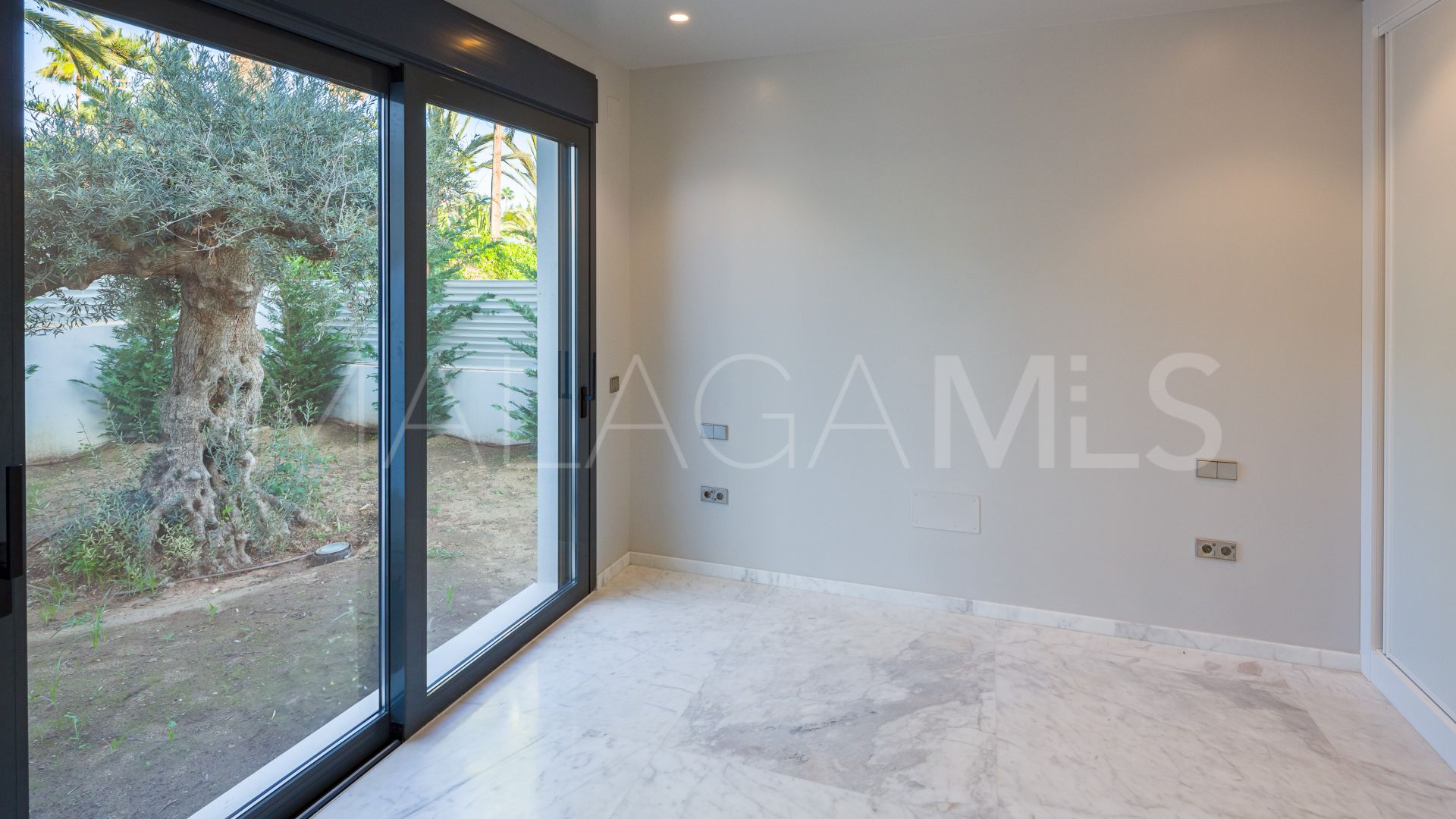 Villa for sale in Marbesa