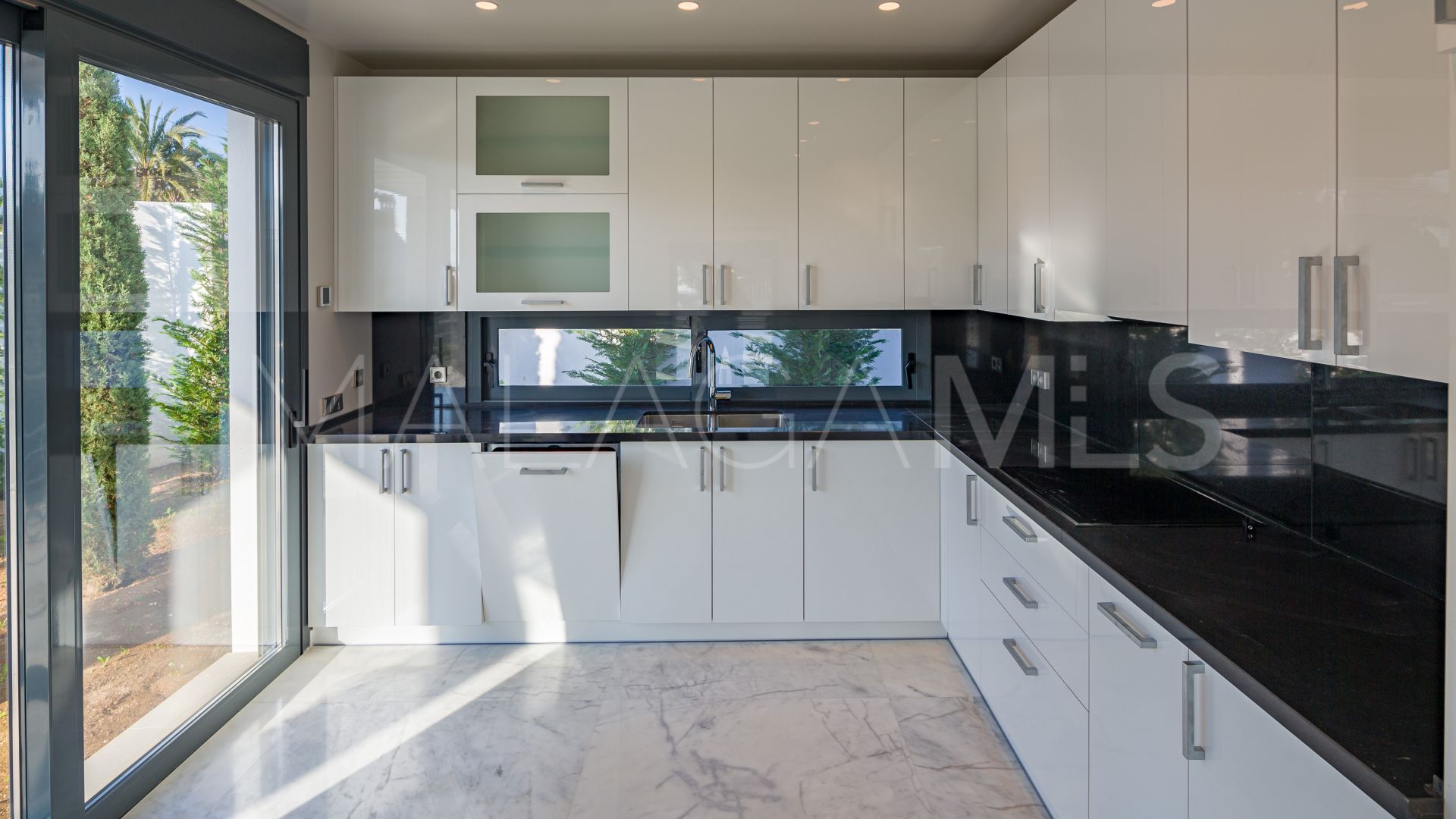 Villa for sale in Marbesa
