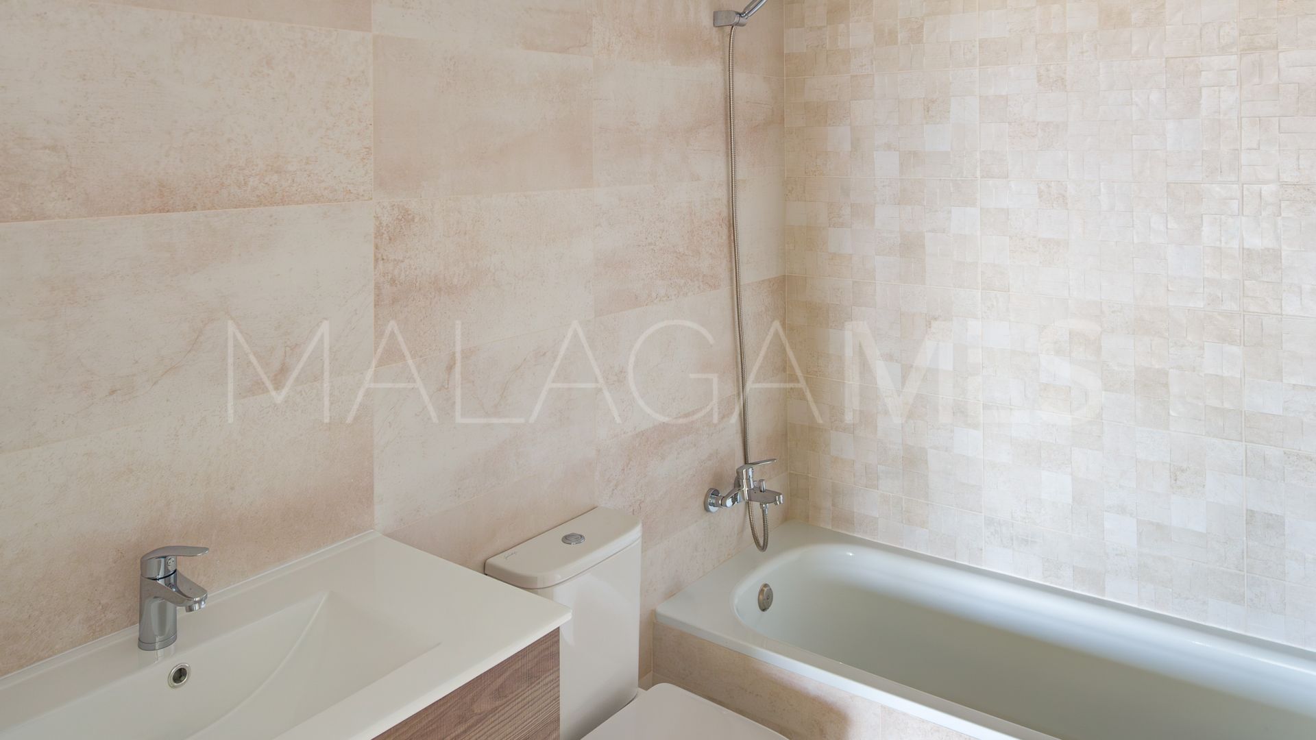 Nueva Andalucia, apartamento for sale with 2 bedrooms