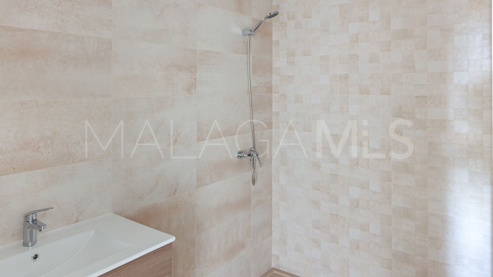 Nueva Andalucia, apartamento for sale with 2 bedrooms