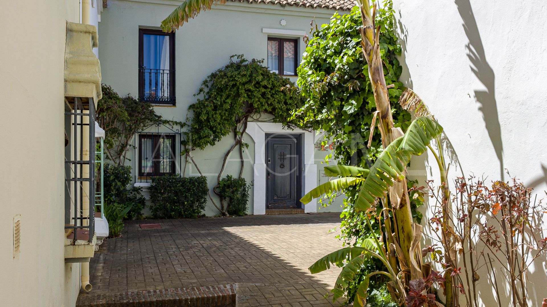 Maison de ville for sale in Guadalmina Baja