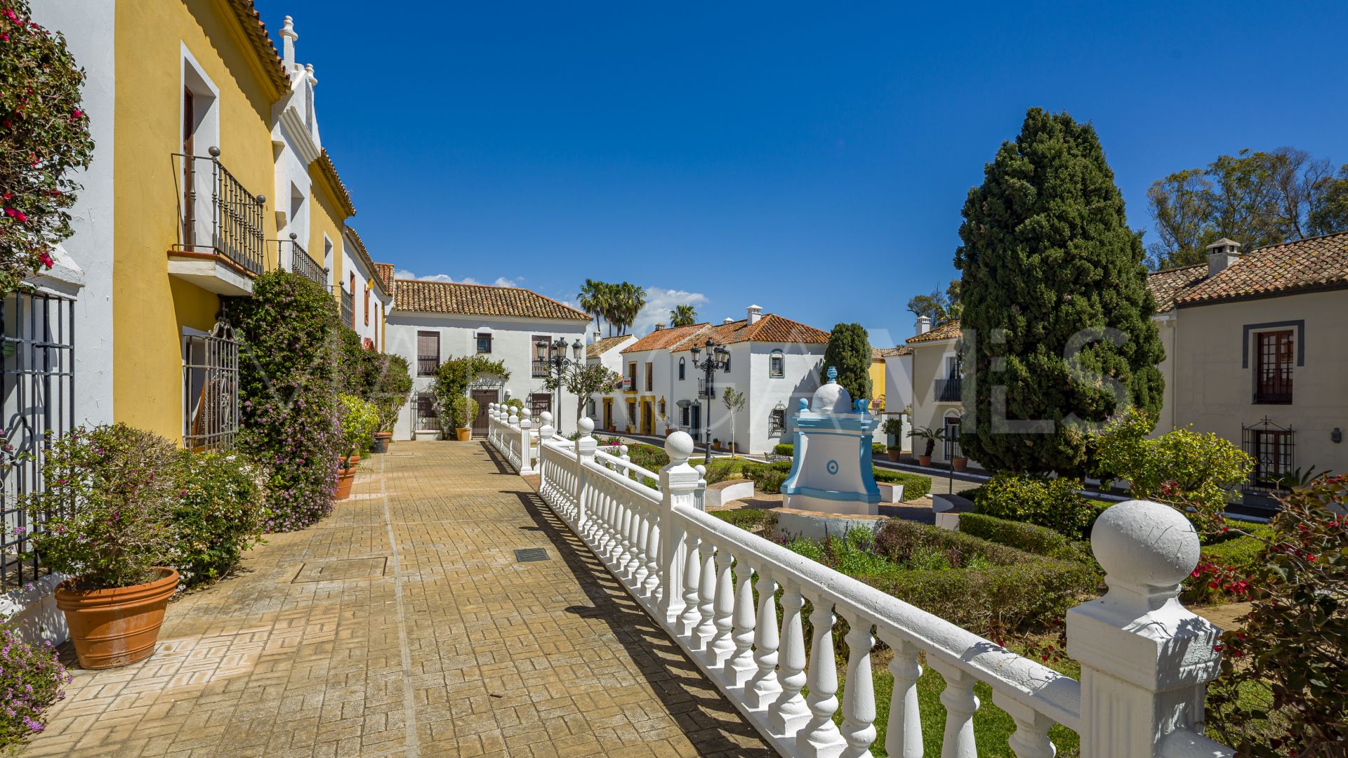 Maison de ville for sale in Guadalmina Baja