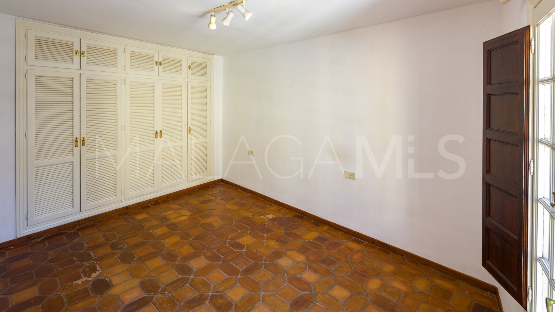 Maison de ville for sale in Guadalmina Baja