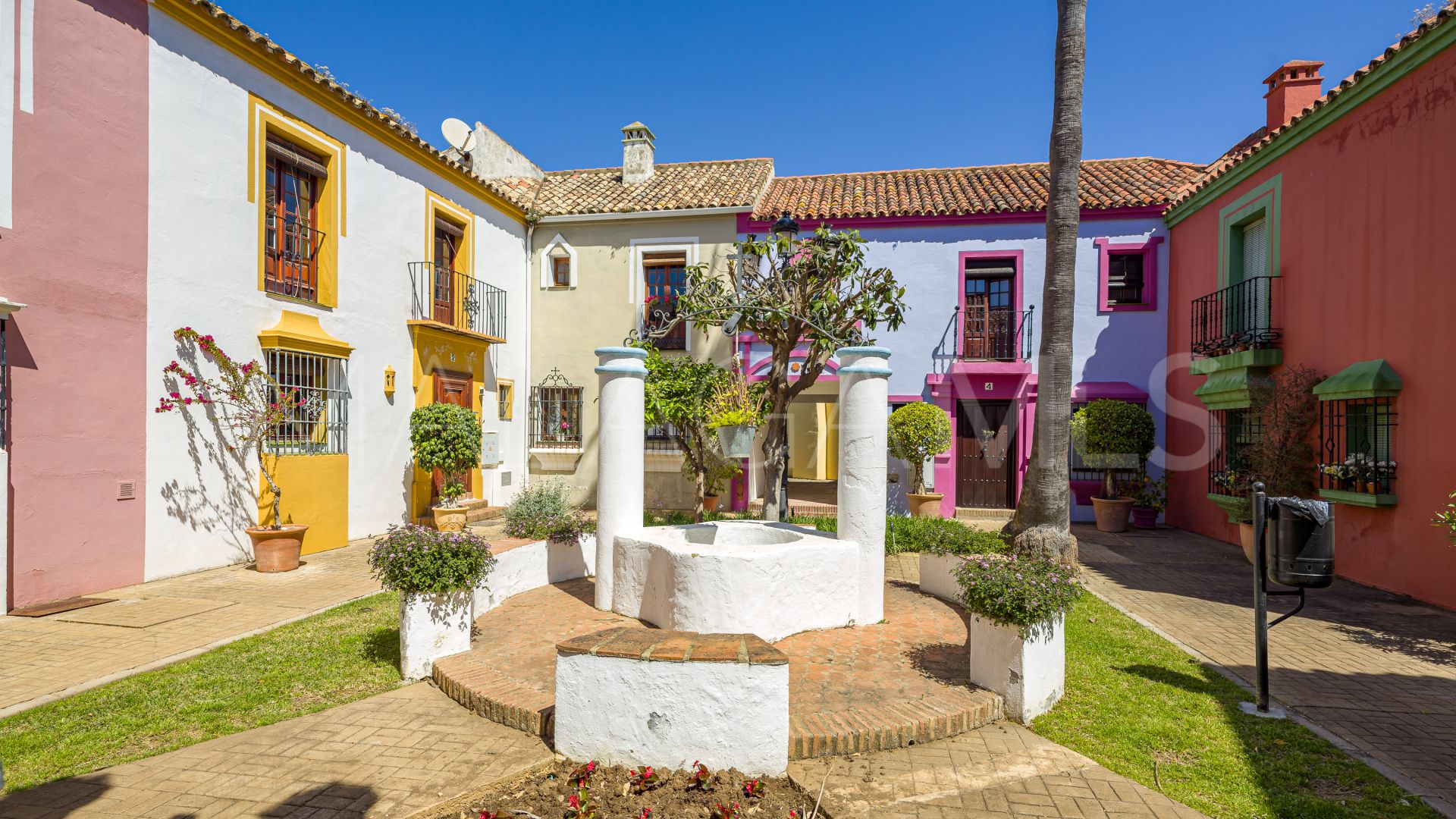 Maison de ville for sale in Guadalmina Baja
