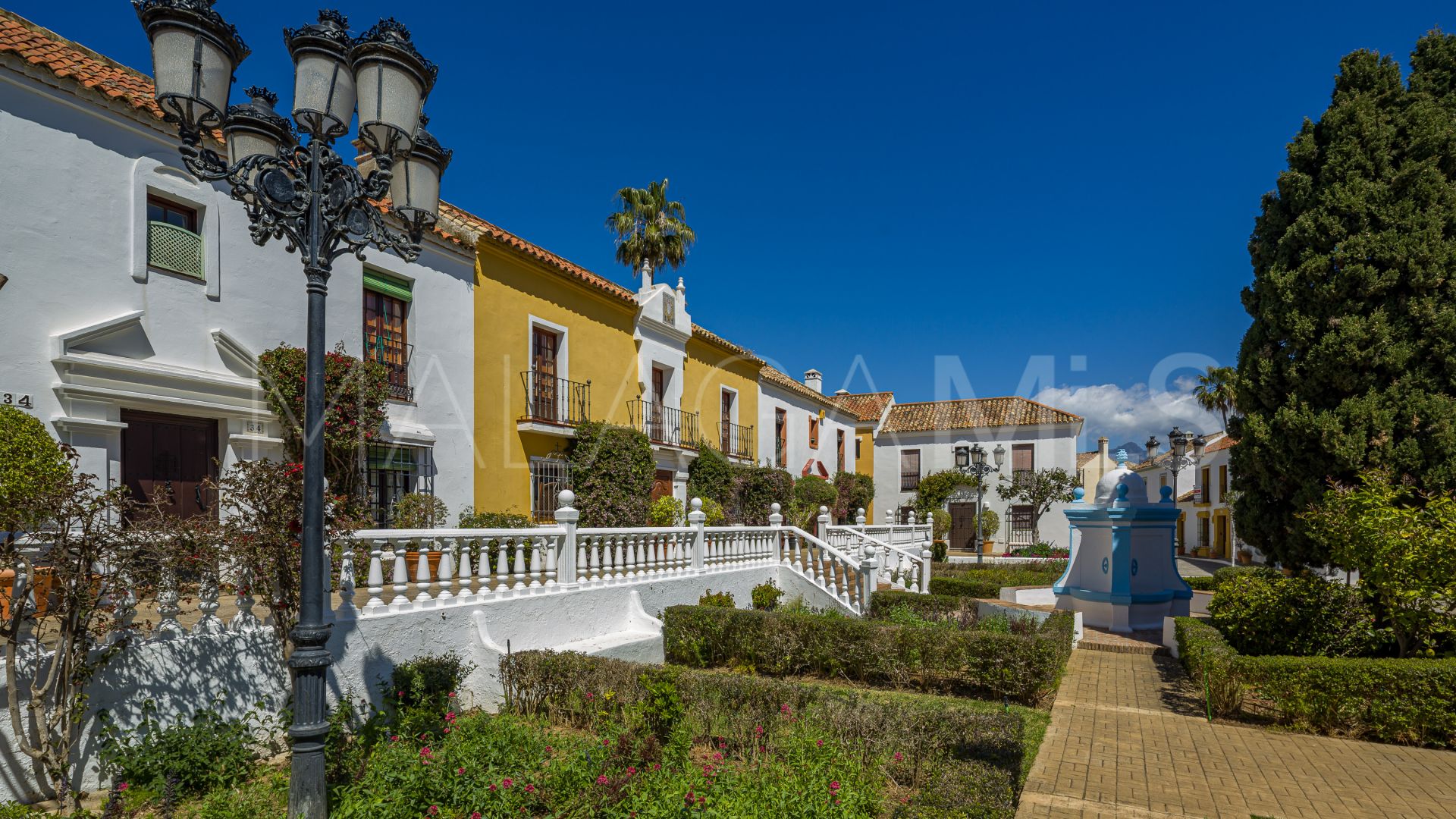 Maison de ville for sale in Guadalmina Baja