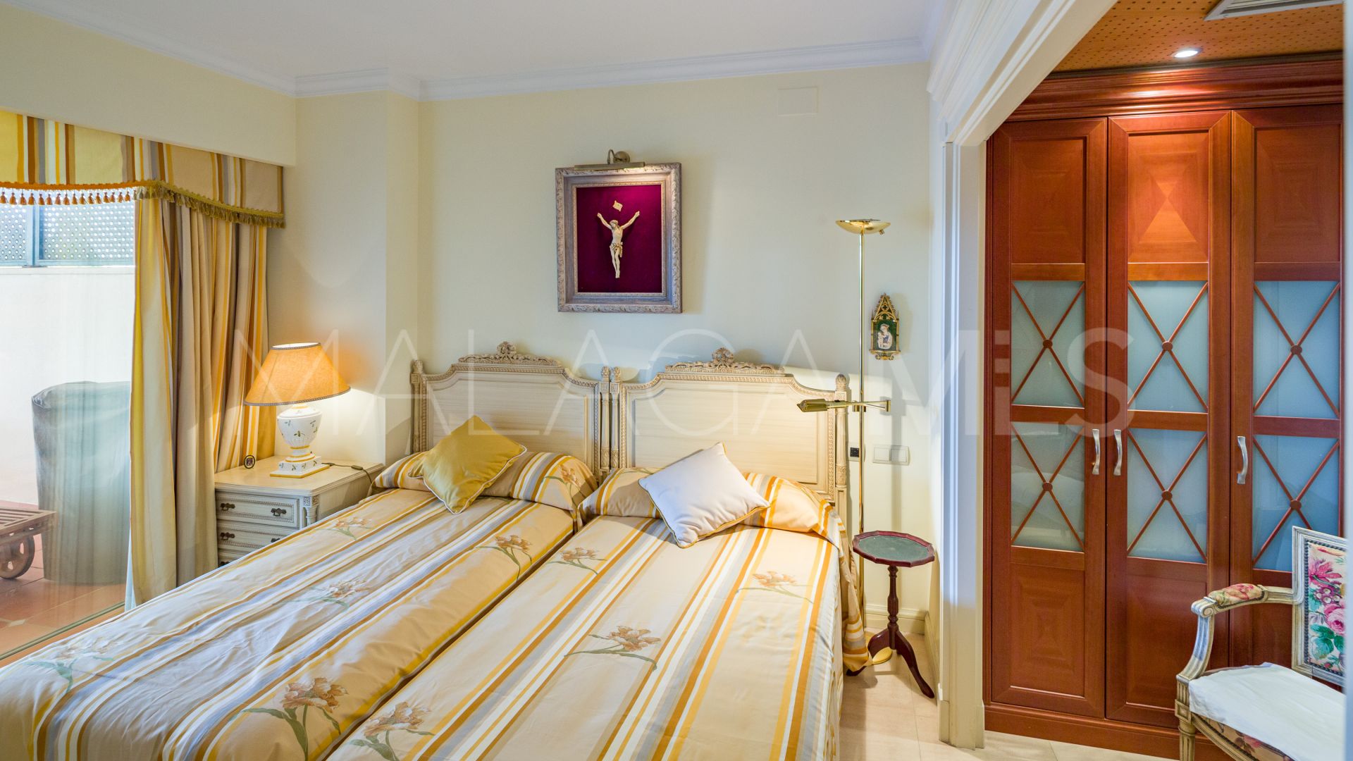 Buy apartment in Guadalpin Suites with 2 bedrooms