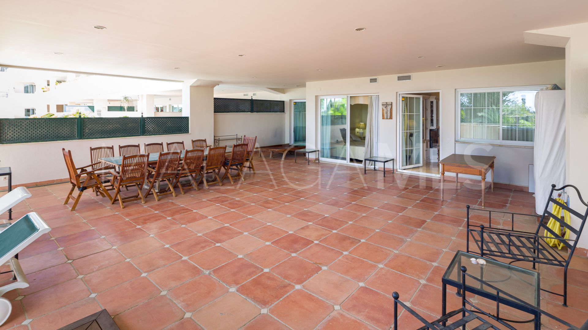 Buy apartment in Guadalpin Suites with 2 bedrooms