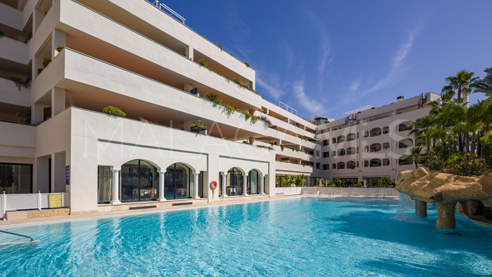 Buy apartment in Guadalpin Suites with 2 bedrooms