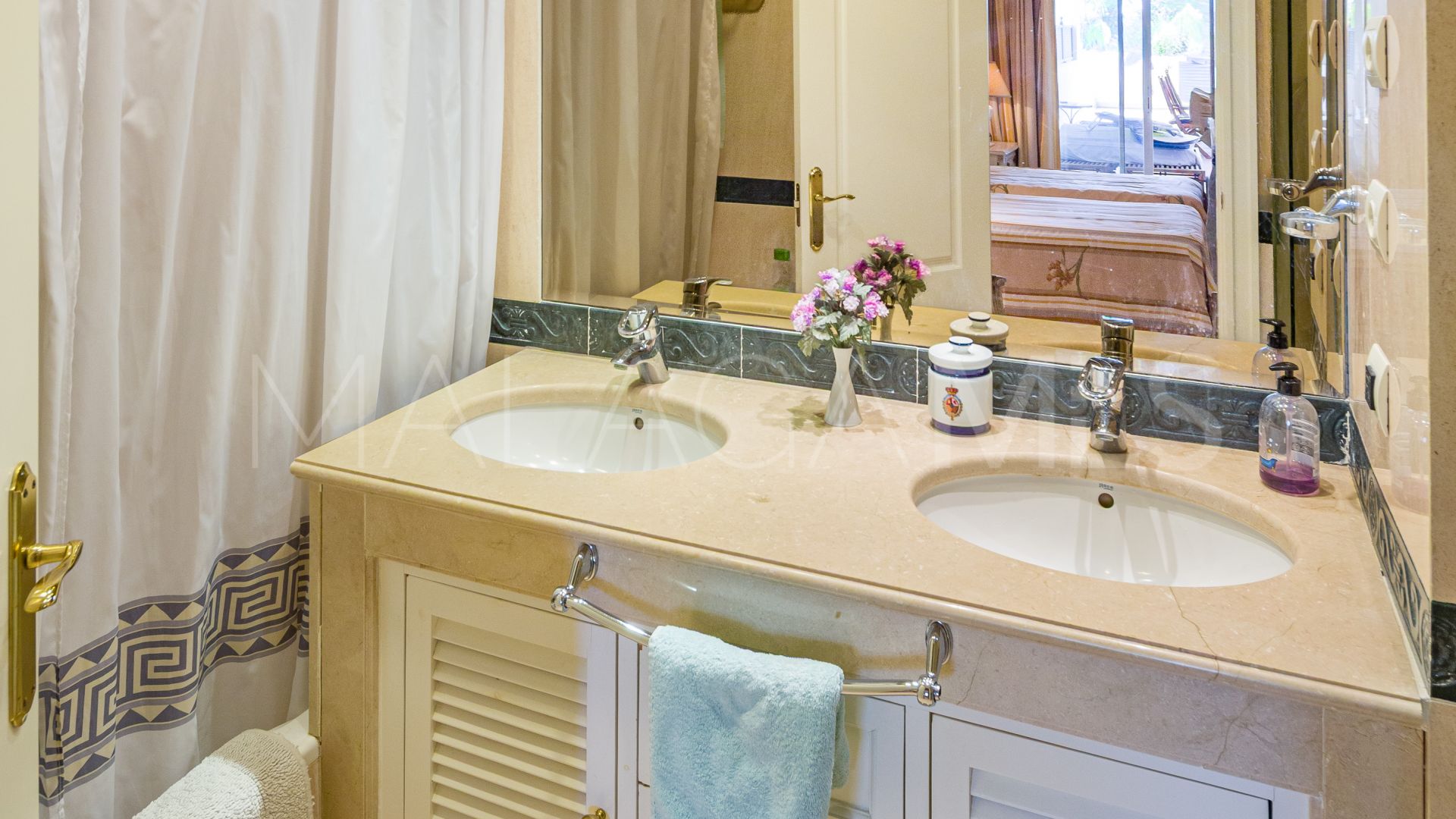 Buy apartment in Guadalpin Suites with 2 bedrooms