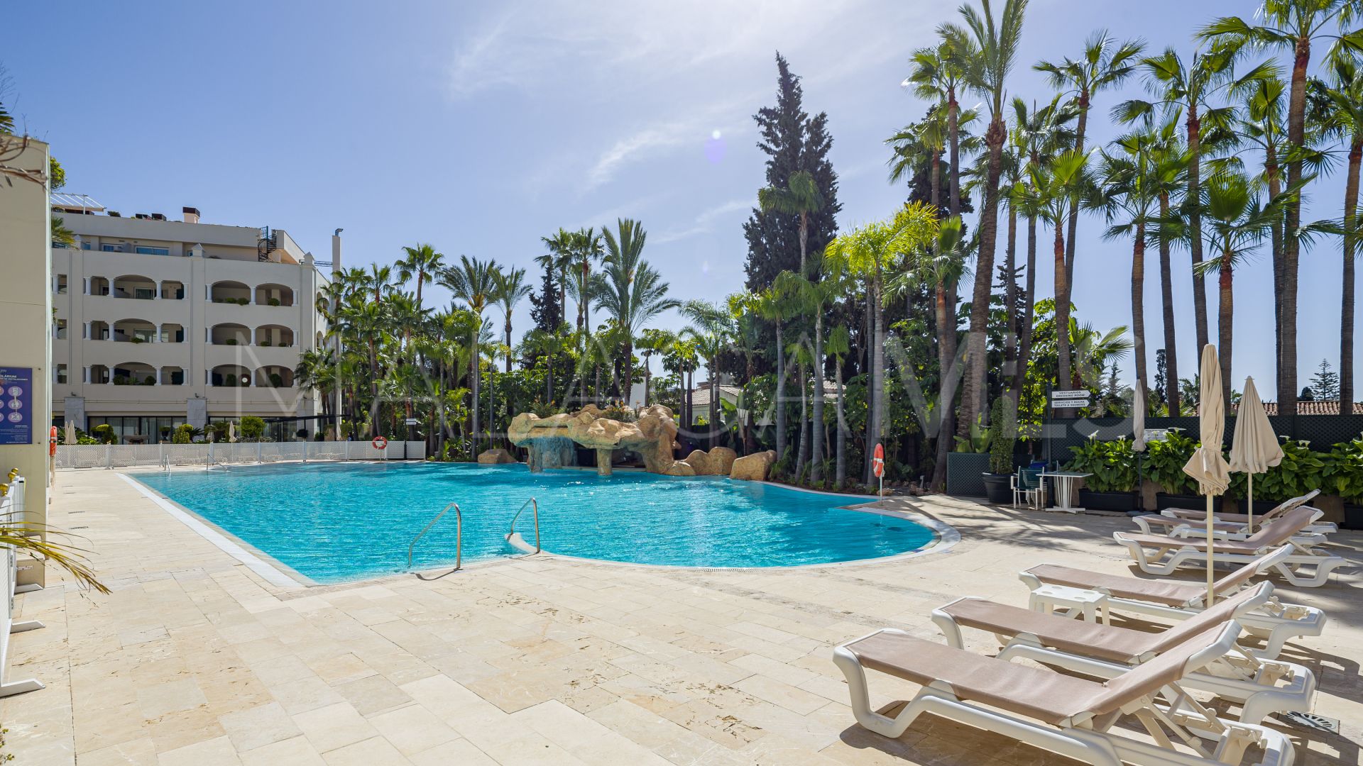 Buy apartment in Guadalpin Suites with 2 bedrooms