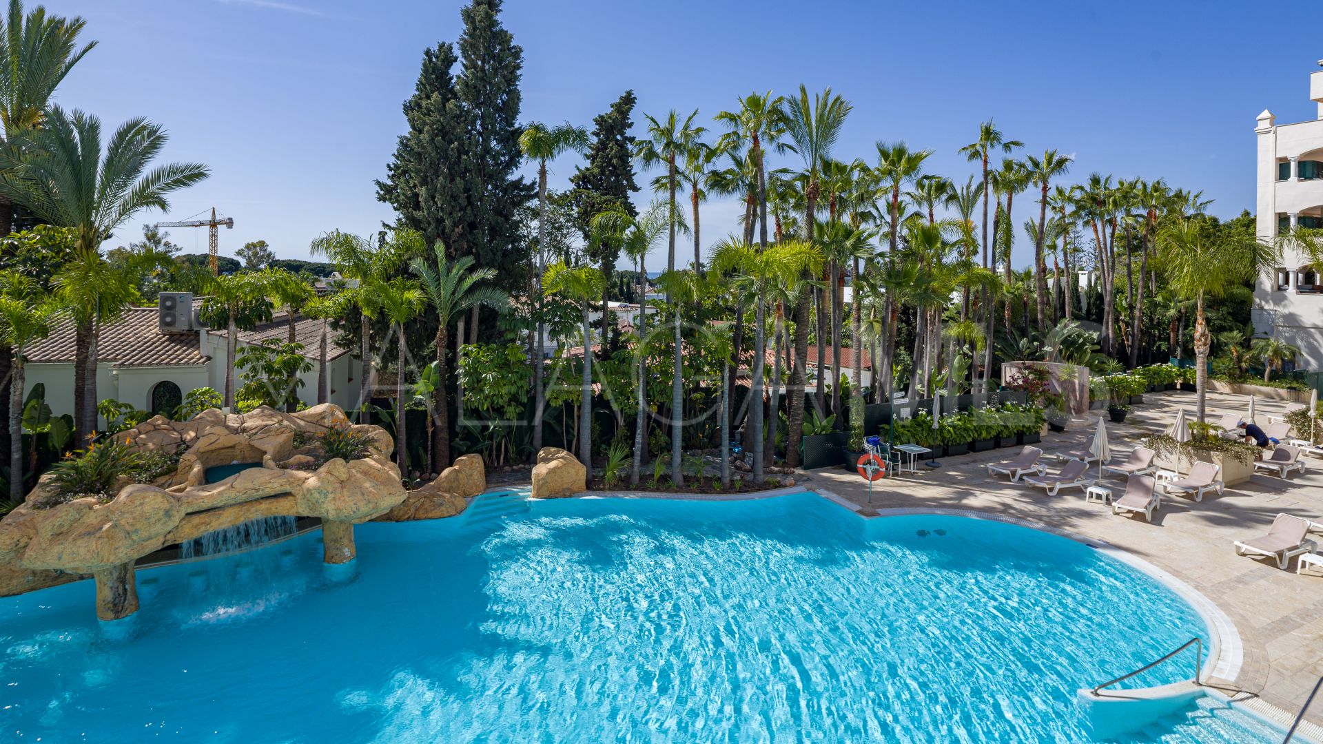 Buy apartment in Guadalpin Suites with 2 bedrooms