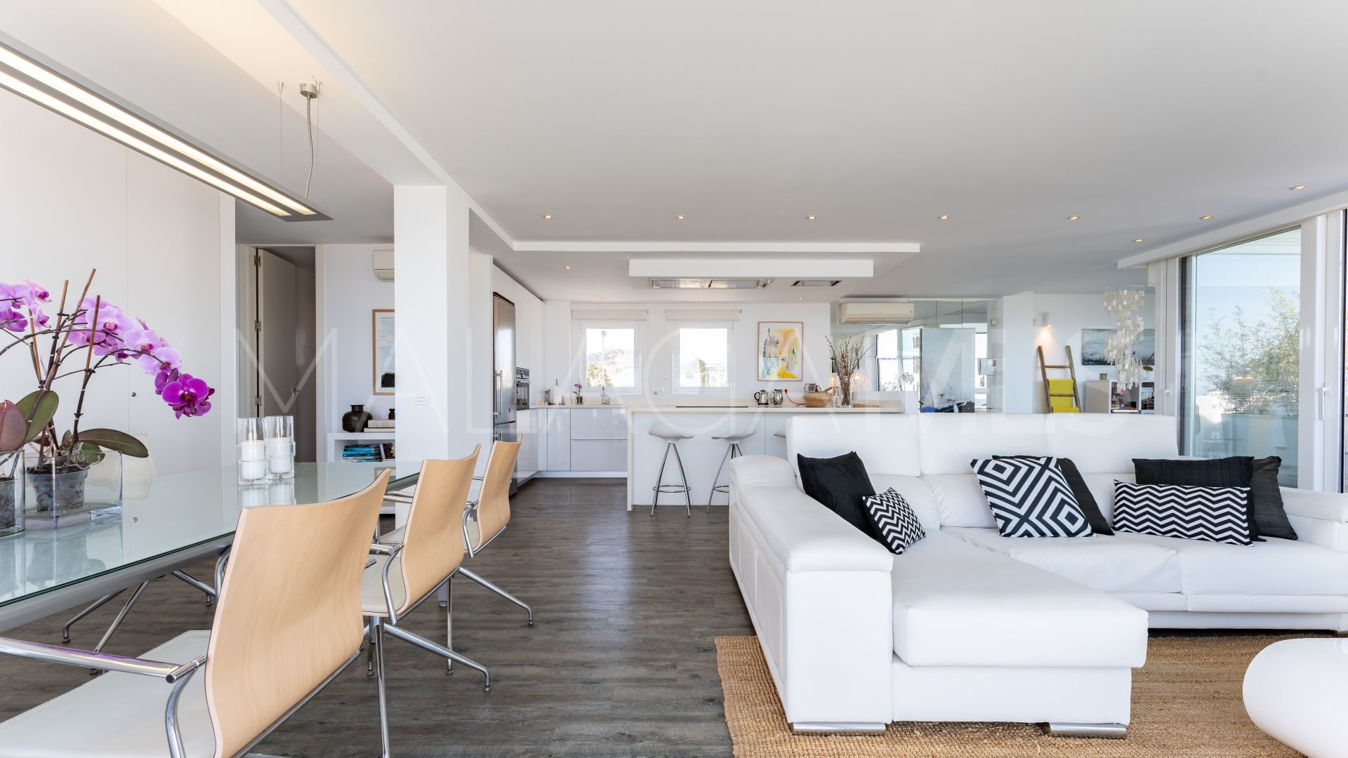 Atico duplex for sale in Sitio de Calahonda