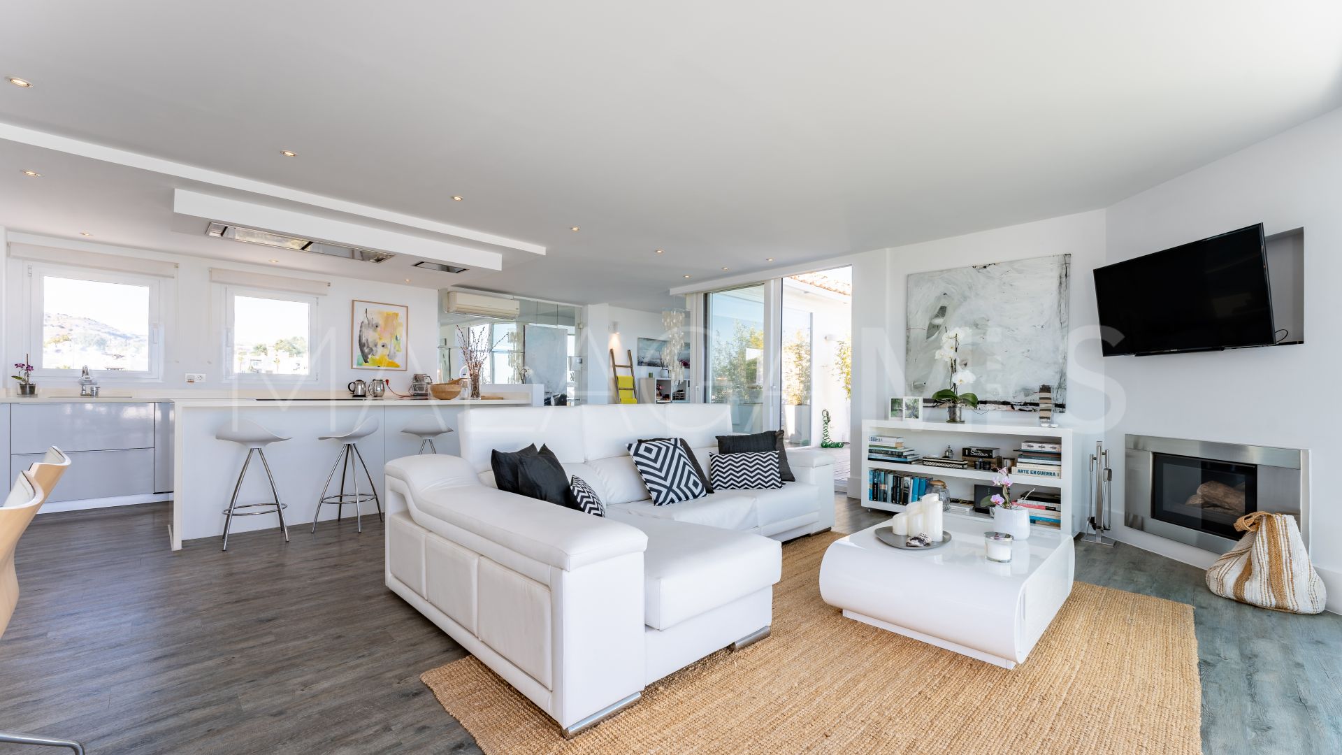 Atico duplex for sale in Sitio de Calahonda