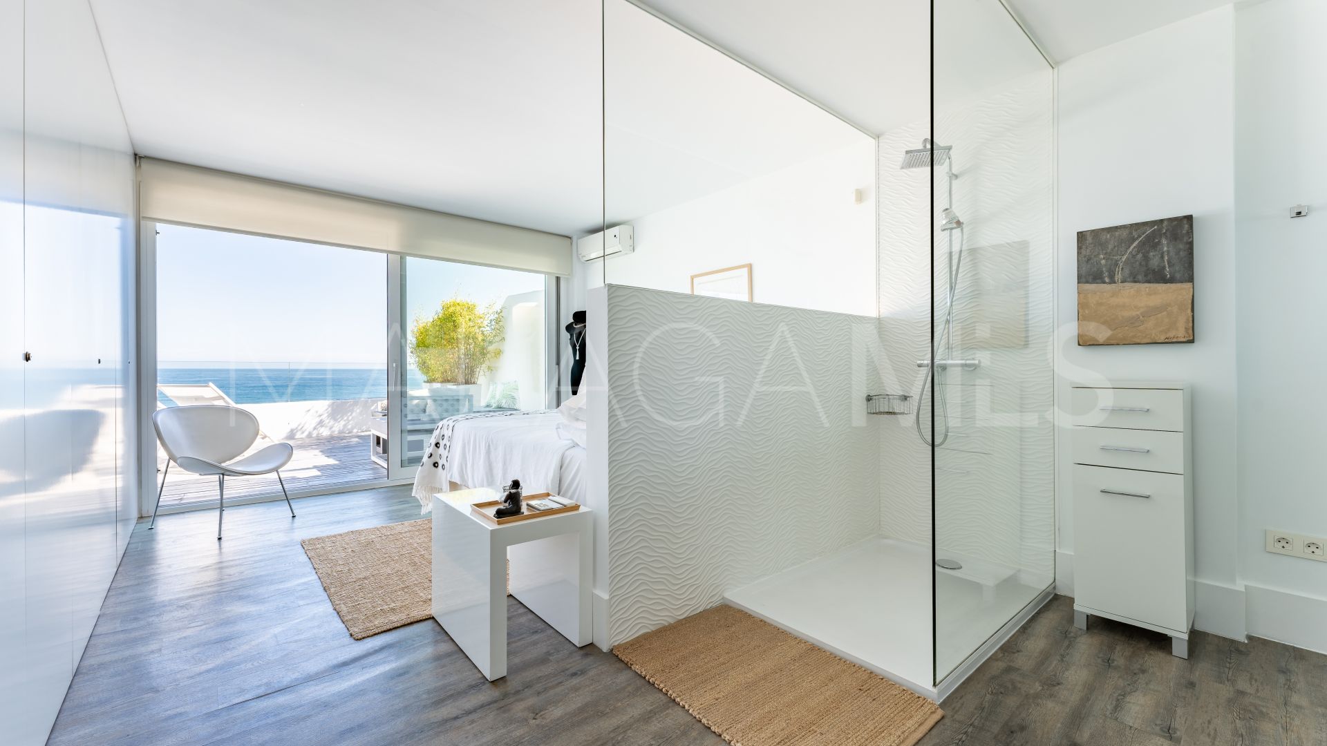 Atico duplex for sale in Sitio de Calahonda